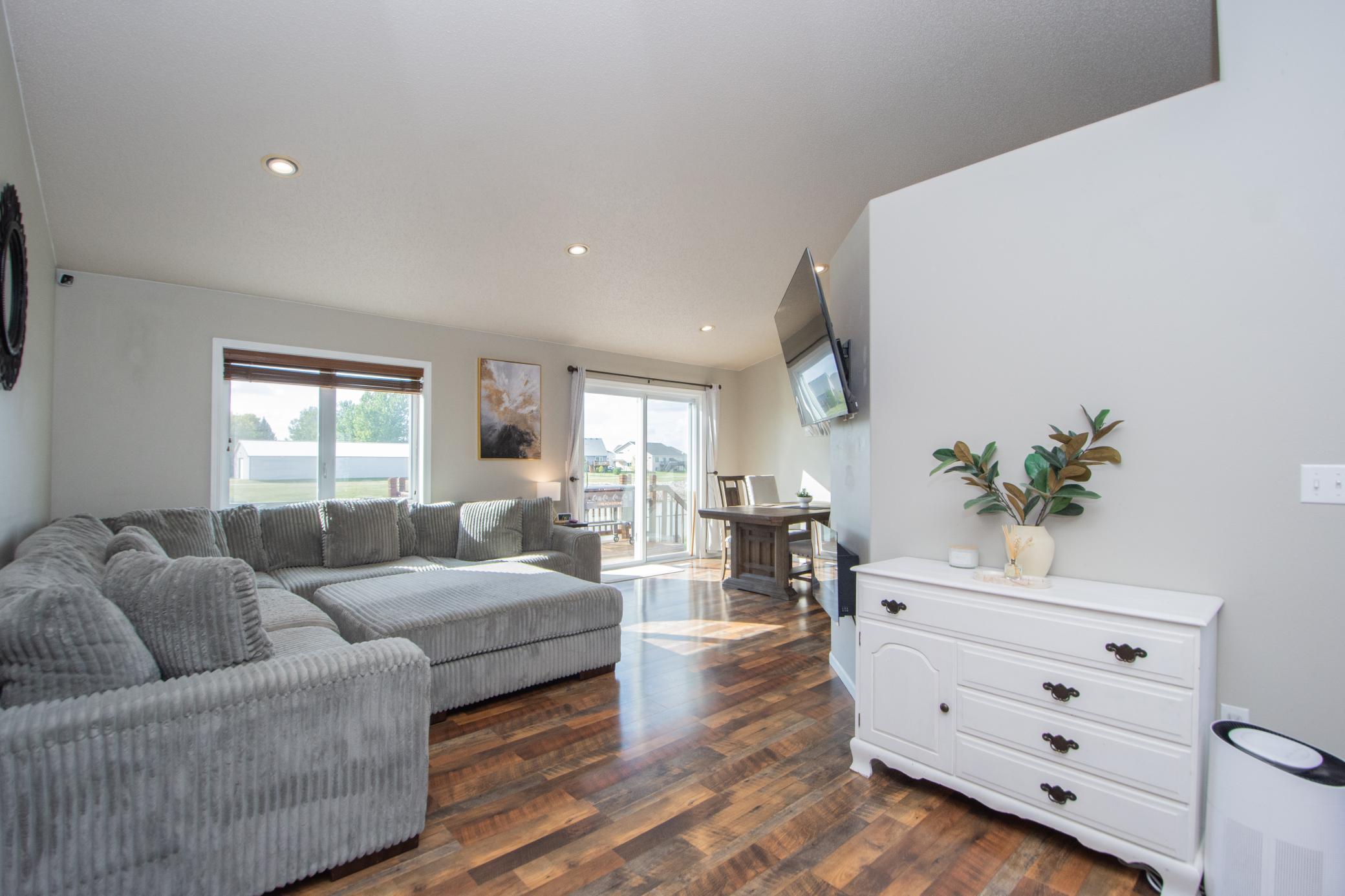 2009 single family home for sale at 4407 15th Street S in Moorhead, MN — 4 bed, 2 bath (photo 7 of 55)
