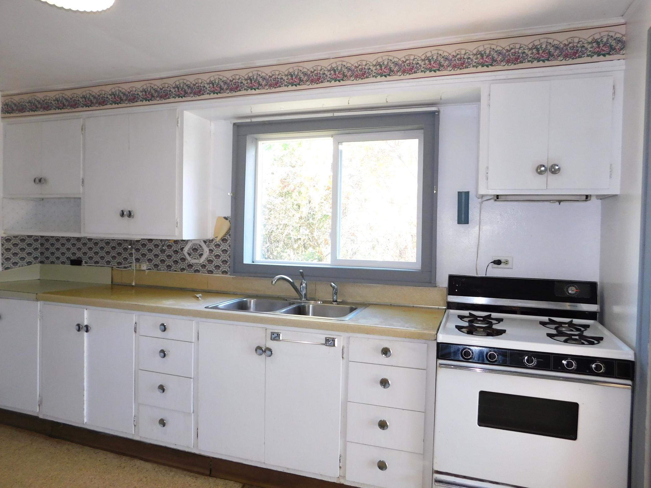 1936 single family home for sale at 710 3rd Street NW in Aitkin, MN — 1 bed, 1 bath (photo 8 of 38)