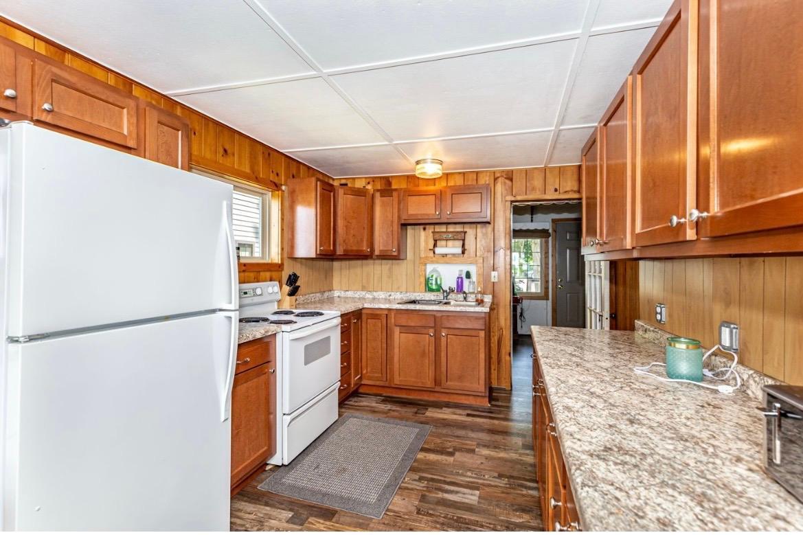 1927 single family home for sale at 13268 Fairhaven Lane in Detroit Lakes, MN — 2 bed, 1 bath (photo 7 of 25)
