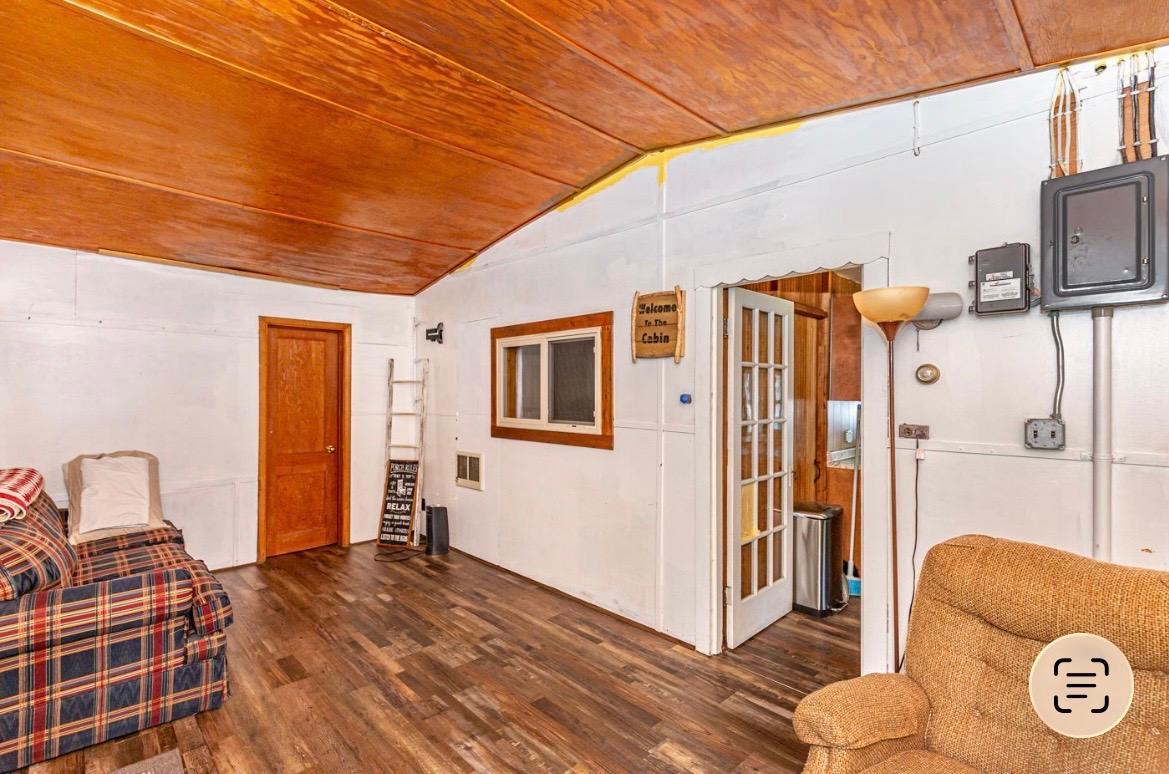 1927 single family home for sale at 13268 Fairhaven Lane in Detroit Lakes, MN — 2 bed, 1 bath (photo 10 of 25)