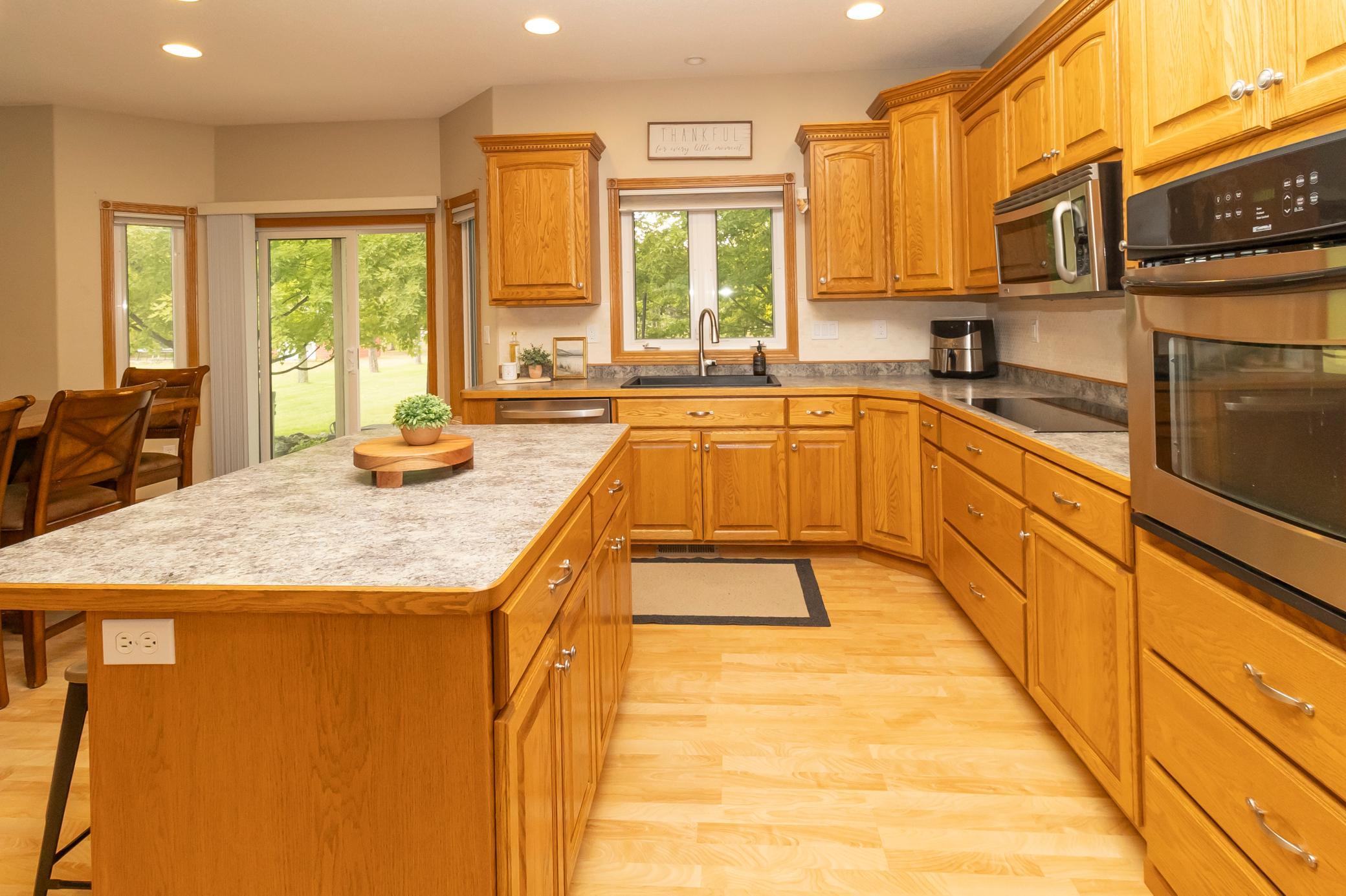 2004 single family home for sale at 316 Interstate Boulevard in Harwood, ND — 5 bed, 4 bath (photo 20 of 95)