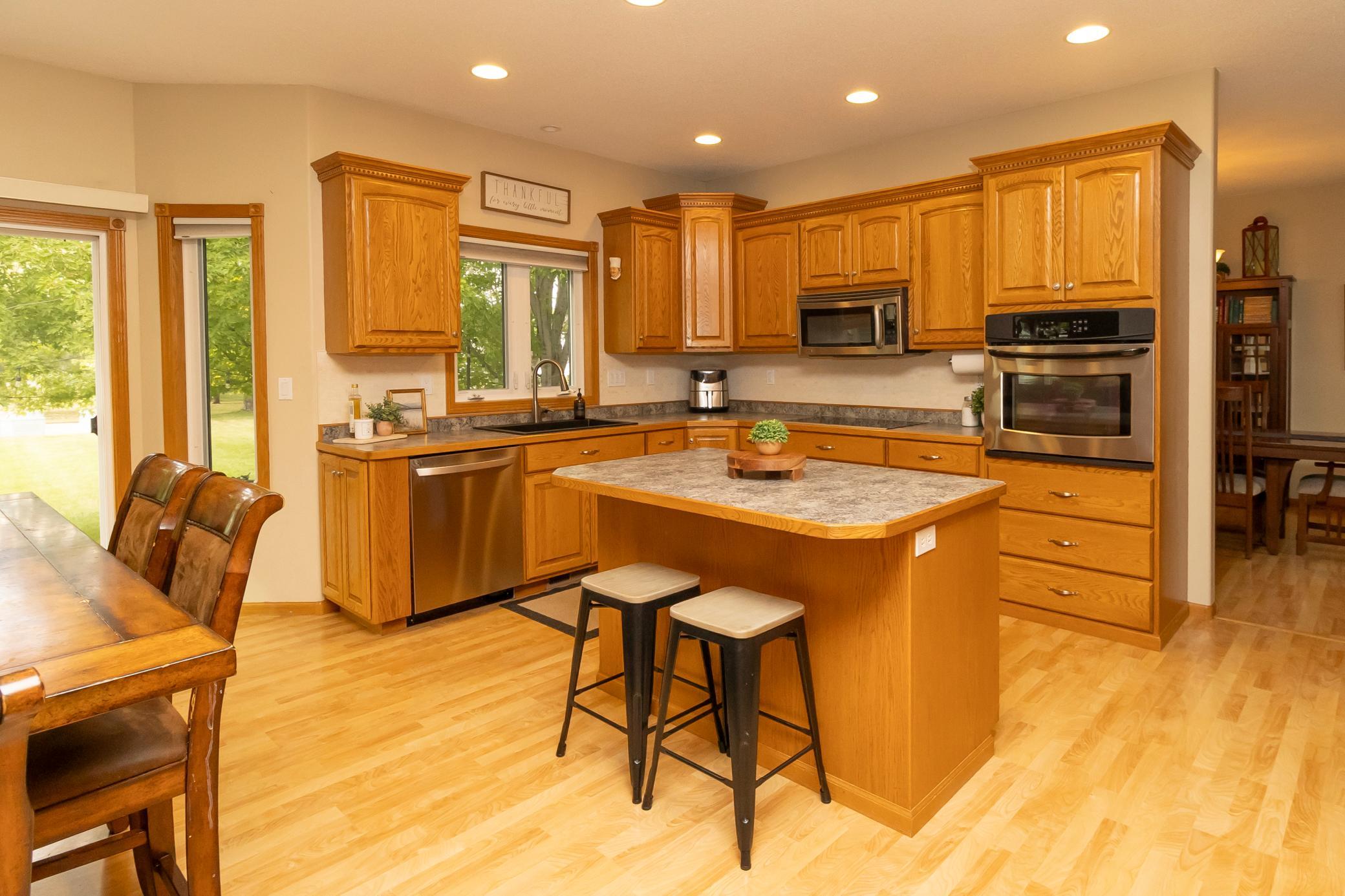2004 single family home for sale at 316 Interstate Boulevard in Harwood, ND — 5 bed, 4 bath (photo 22 of 95)