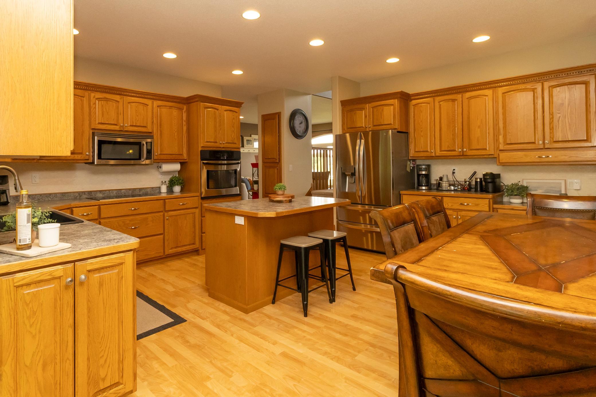 2004 single family home for sale at 316 Interstate Boulevard in Harwood, ND — 5 bed, 4 bath (photo 25 of 95)