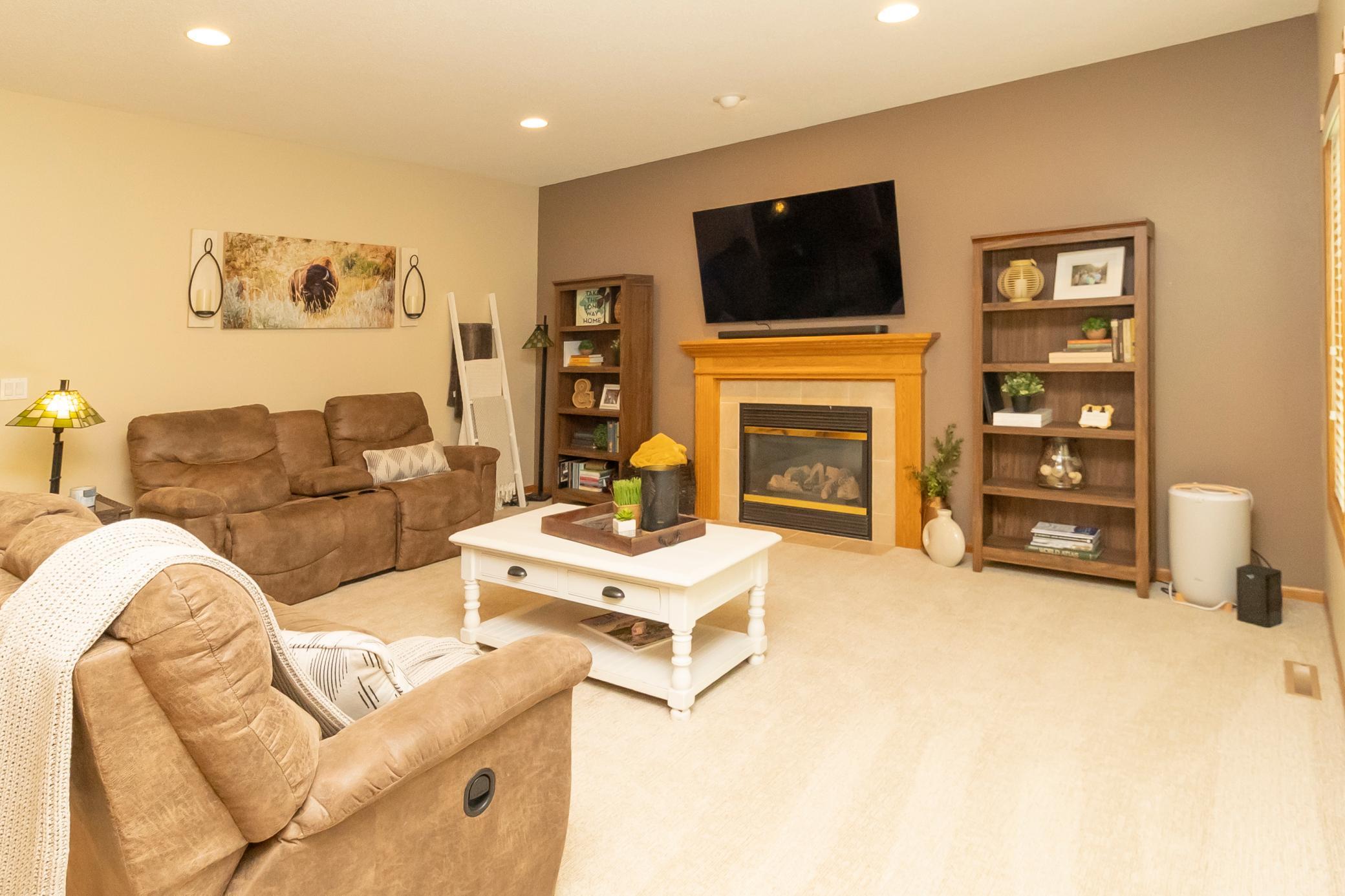 2004 single family home for sale at 316 Interstate Boulevard in Harwood, ND — 5 bed, 4 bath (photo 32 of 95)