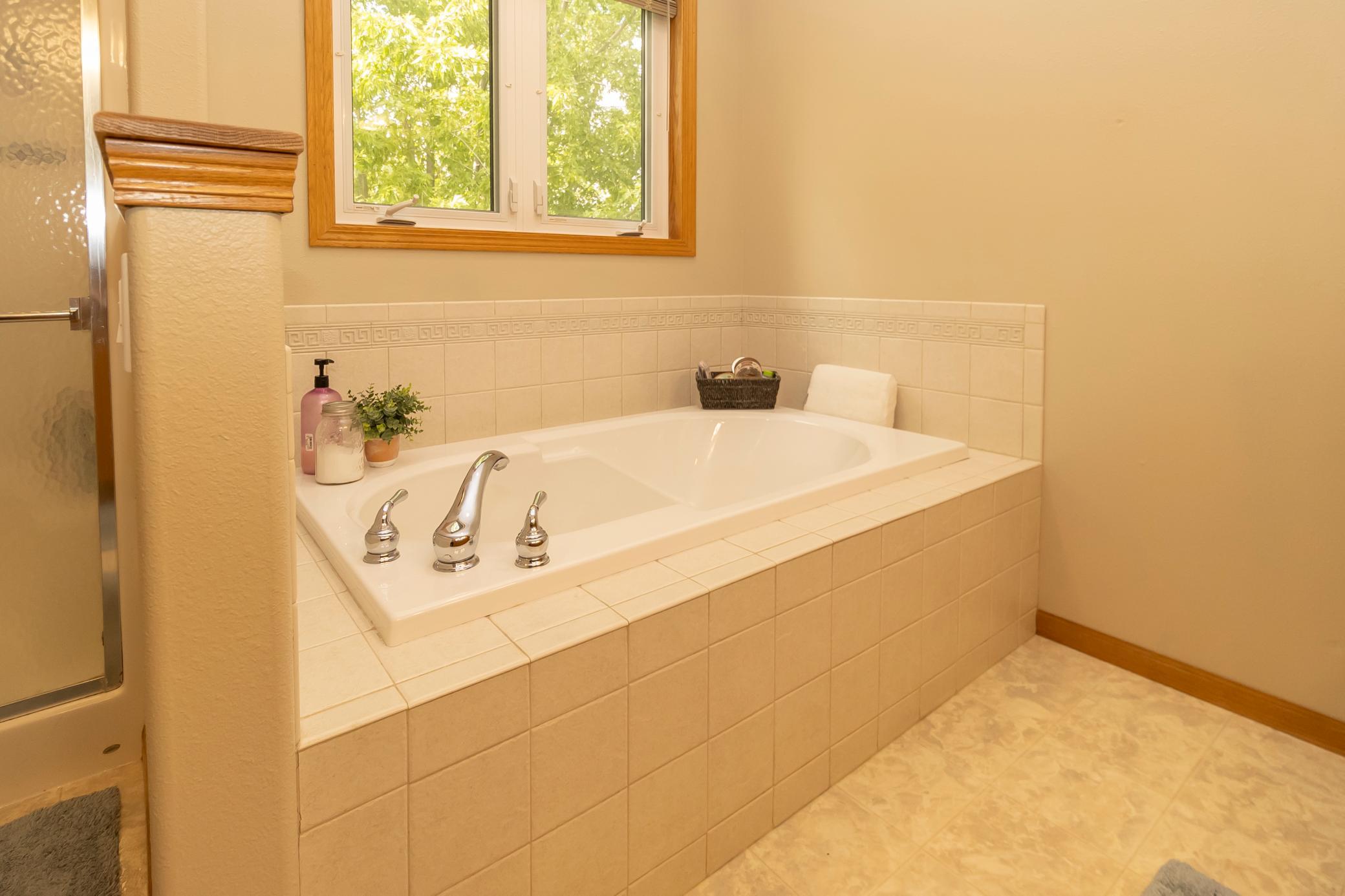 2004 single family home for sale at 316 Interstate Boulevard in Harwood, ND — 5 bed, 4 bath (photo 44 of 95)