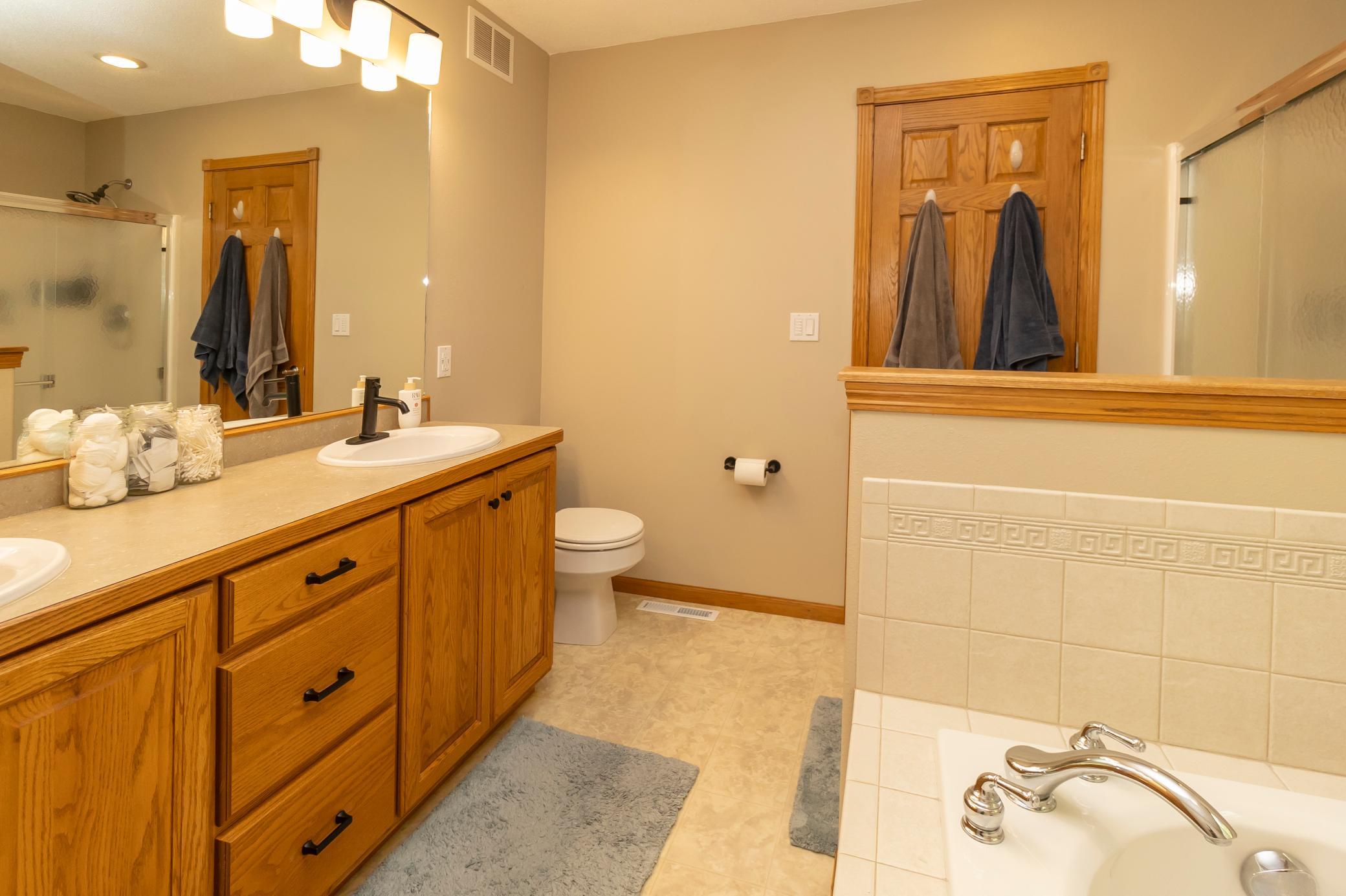 2004 single family home for sale at 316 Interstate Boulevard in Harwood, ND — 5 bed, 4 bath (photo 45 of 95)