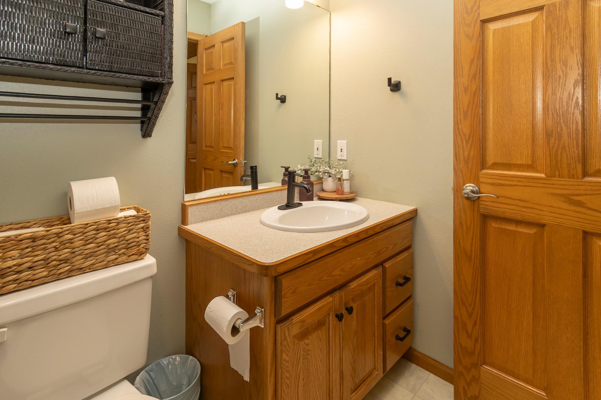2004 single family home for sale at 316 Interstate Boulevard in Harwood, ND — 5 bed, 4 bath (photo 56 of 95)