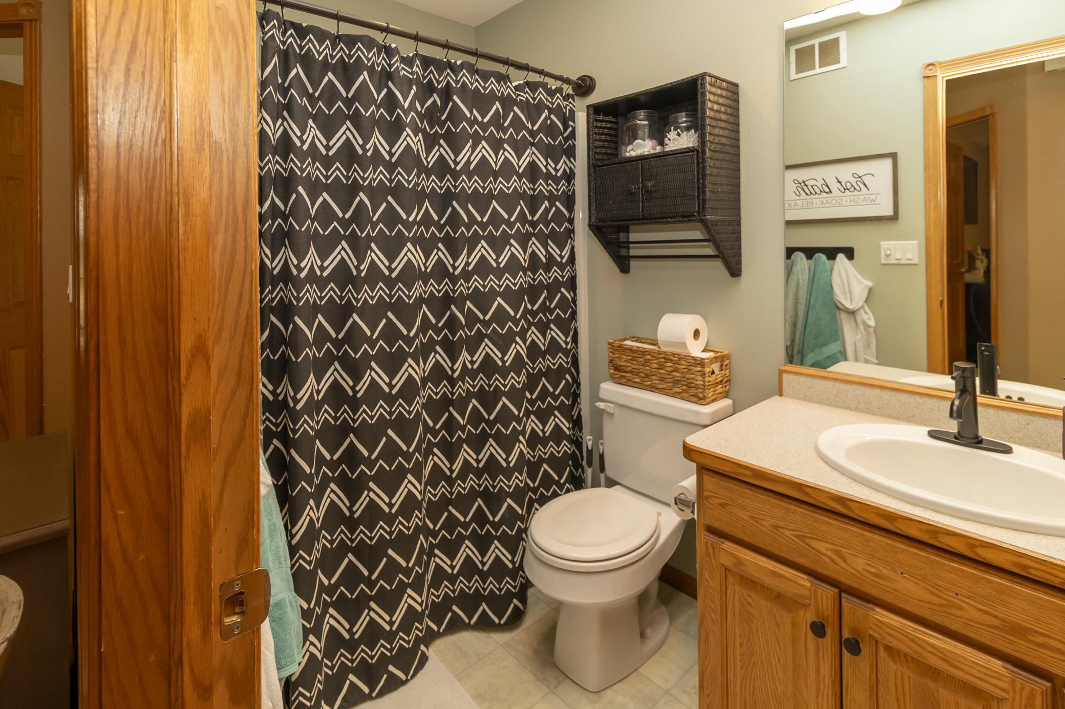 2004 single family home for sale at 316 Interstate Boulevard in Harwood, ND — 5 bed, 4 bath (photo 57 of 95)