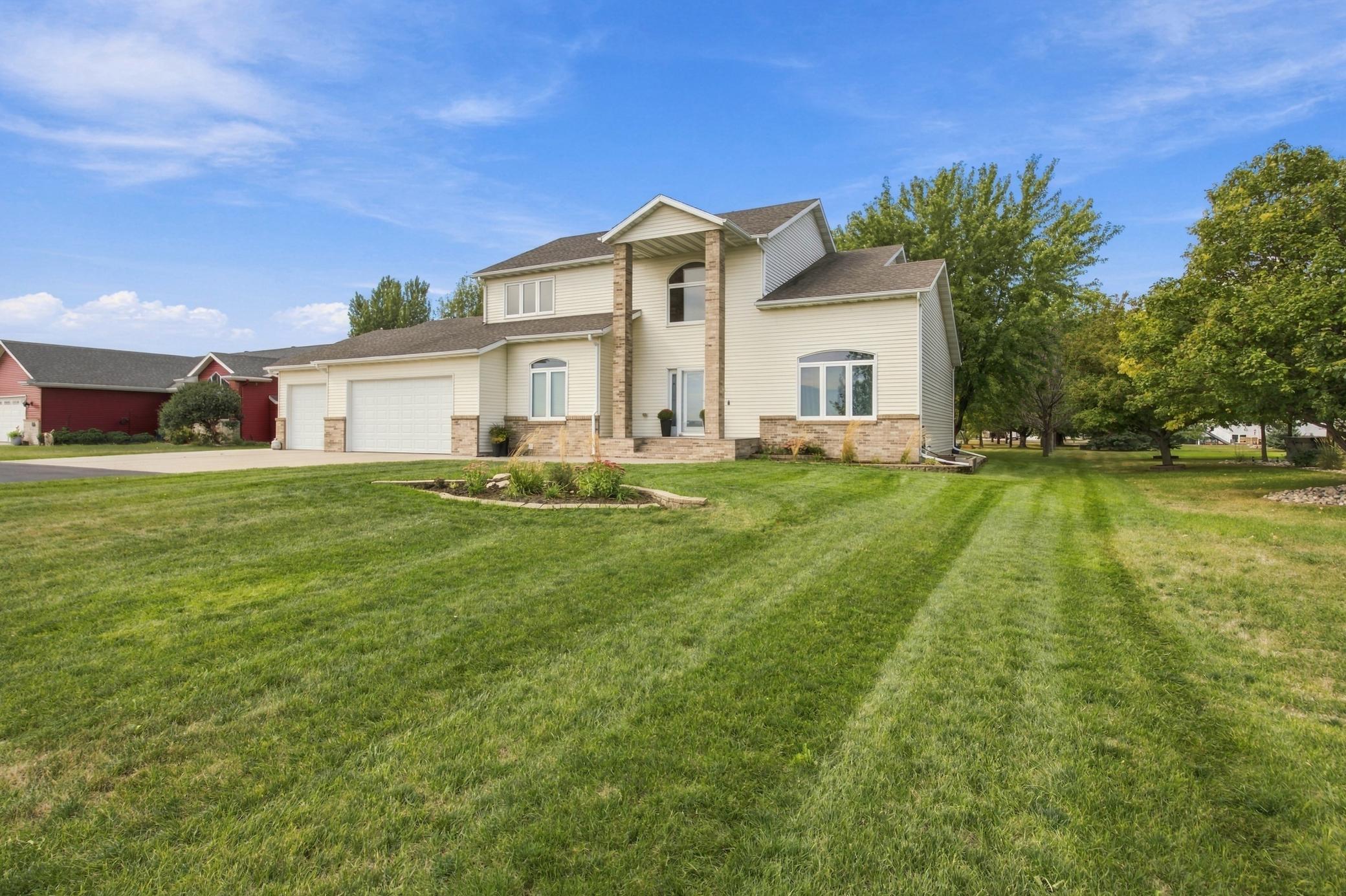2004 single family home for sale at 316 Interstate Boulevard in Harwood, ND — 5 bed, 4 bath (photo 76 of 95)