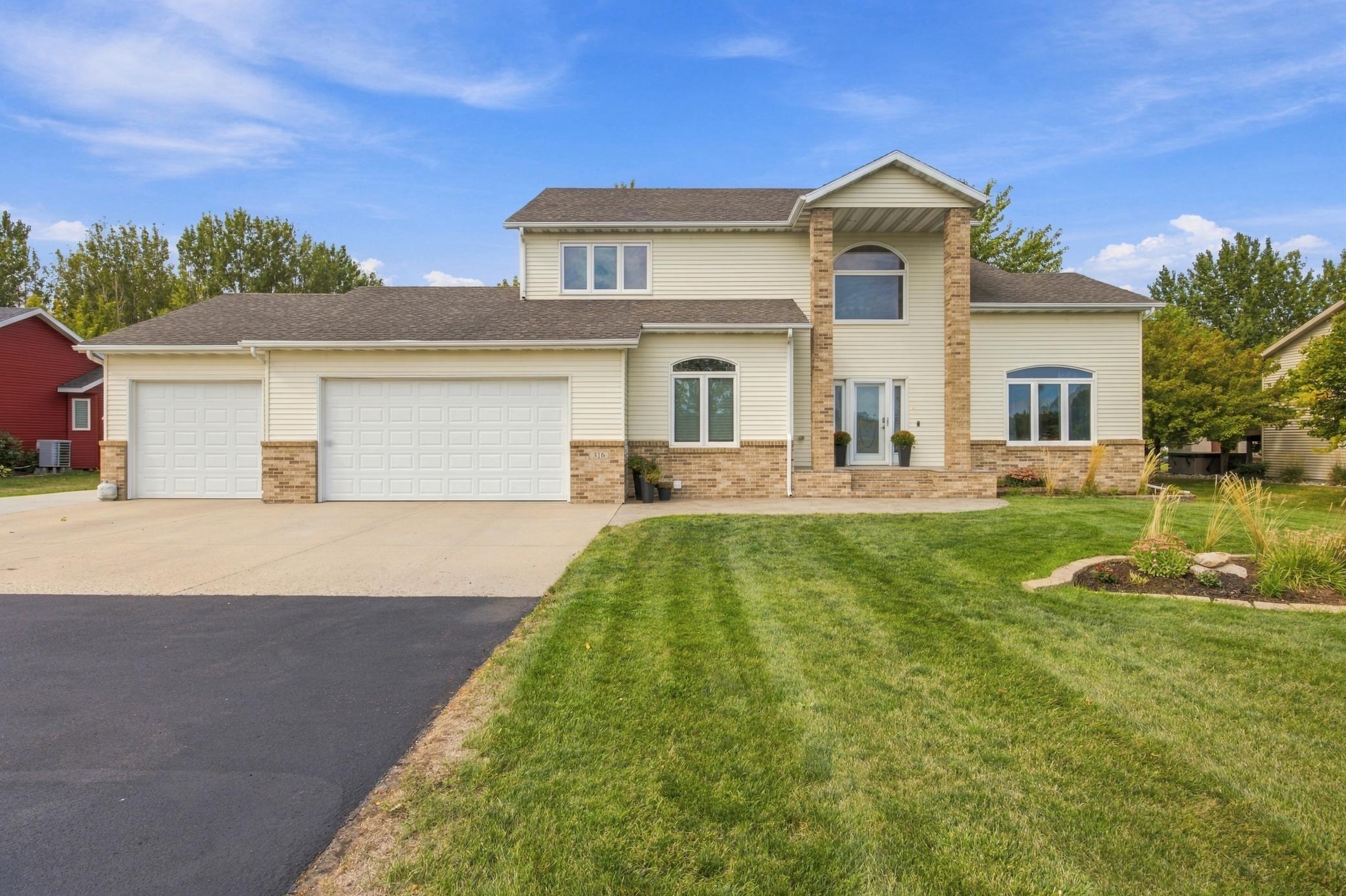 2004 single family home for sale at 316 Interstate Boulevard in Harwood, ND — 5 bed, 4 bath (photo 77 of 95)