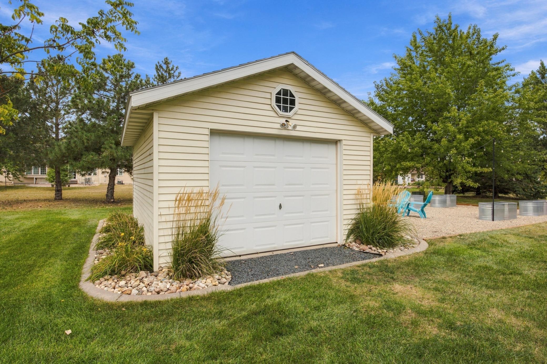 2004 single family home for sale at 316 Interstate Boulevard in Harwood, ND — 5 bed, 4 bath (photo 80 of 95)