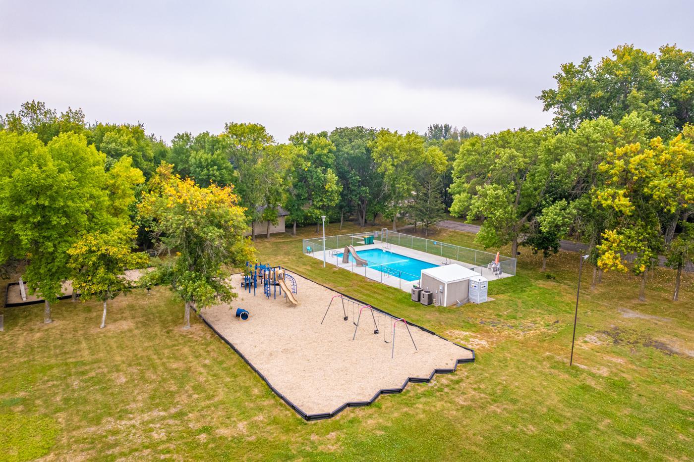2004 single family home for sale at 316 Interstate Boulevard in Harwood, ND — 5 bed, 4 bath (photo 91 of 95)