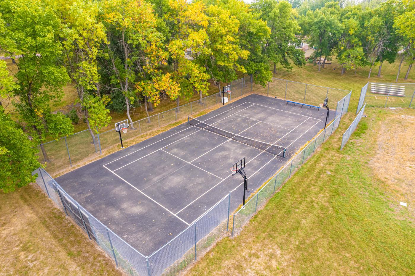 2004 single family home for sale at 316 Interstate Boulevard in Harwood, ND — 5 bed, 4 bath (photo 92 of 95)