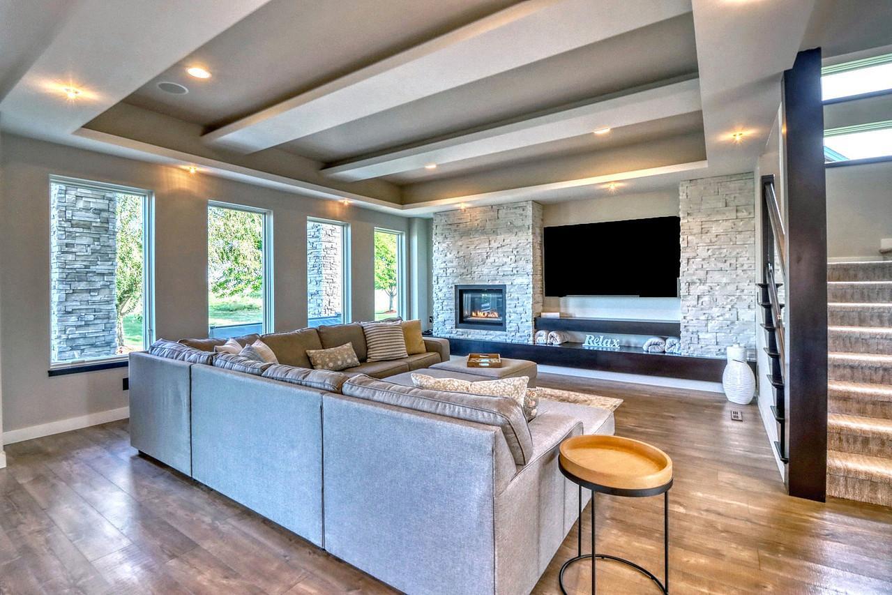 2012 single family home for sale at 4345 Beach Lane S in Fargo, ND — 5 bed, 4 bath (photo 13 of 102)