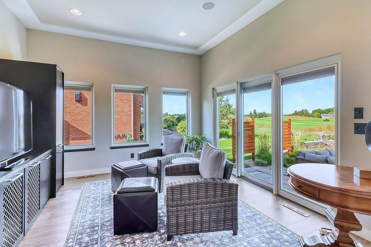 2012 single family home for sale at 4345 Beach Lane S in Fargo, ND — 5 bed, 4 bath (photo 32 of 102)