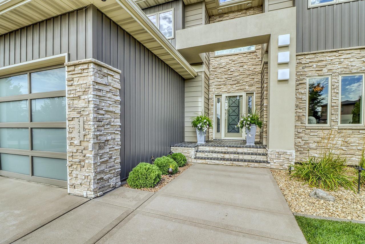 2012 single family home for sale at 4345 Beach Lane S in Fargo, ND — 5 bed, 4 bath (photo 6 of 102)