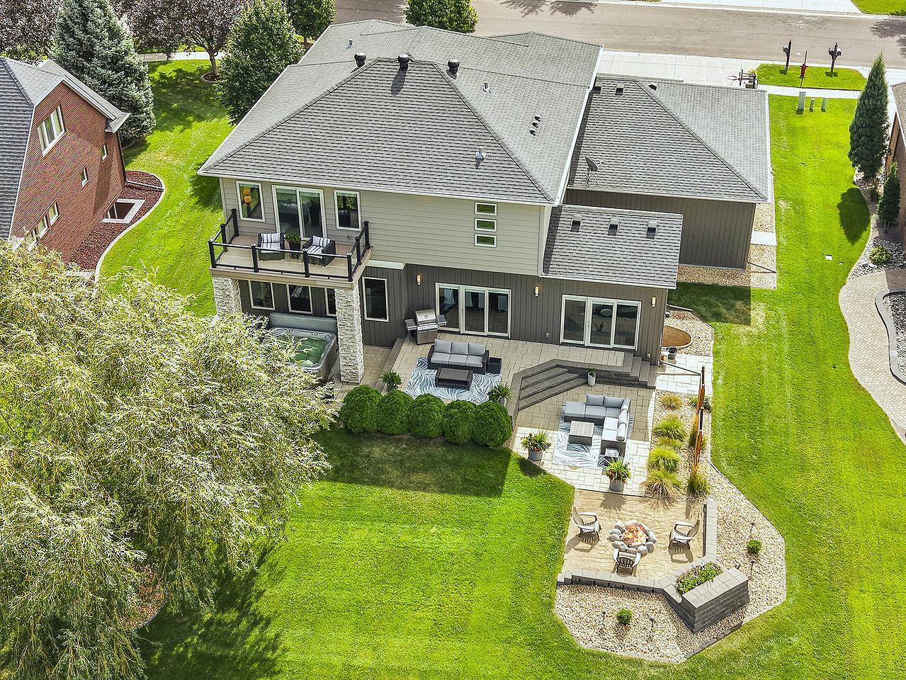 2012 single family home for sale at 4345 Beach Lane S in Fargo, ND — 5 bed, 4 bath (photo 7 of 102)