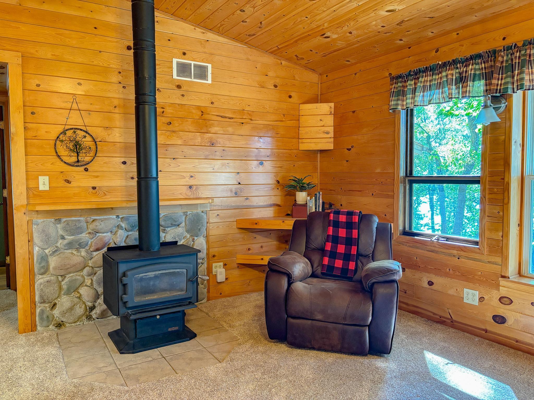 2000 single family home for sale at 28640 226th Street in Underwood, MN — 2 bed, 1 bath (photo 7 of 63)