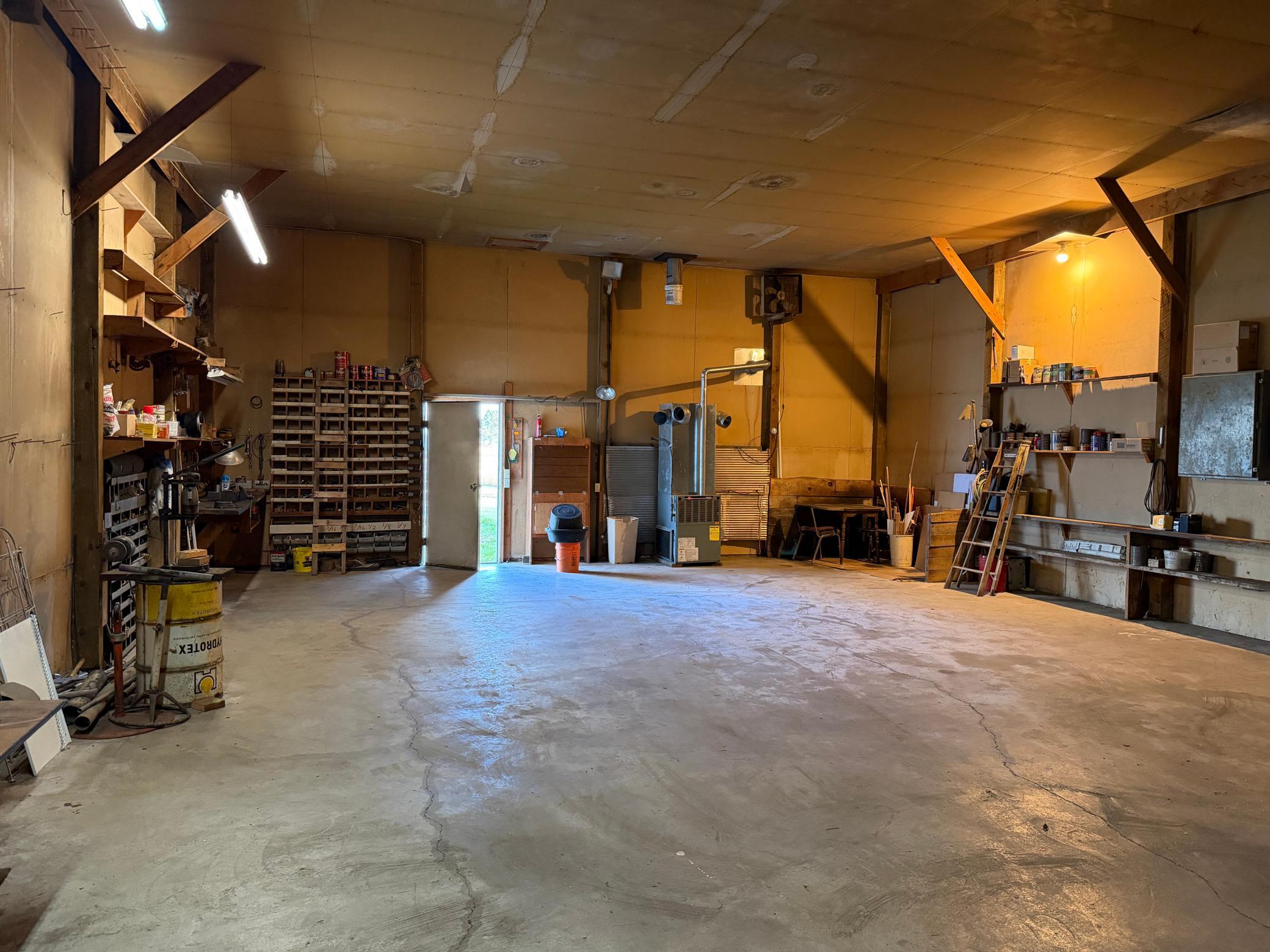 1976 single family home for sale at 39001 590th Street NW in Kenmare, ND — 5 bed, 2 bath (photo 16 of 53)