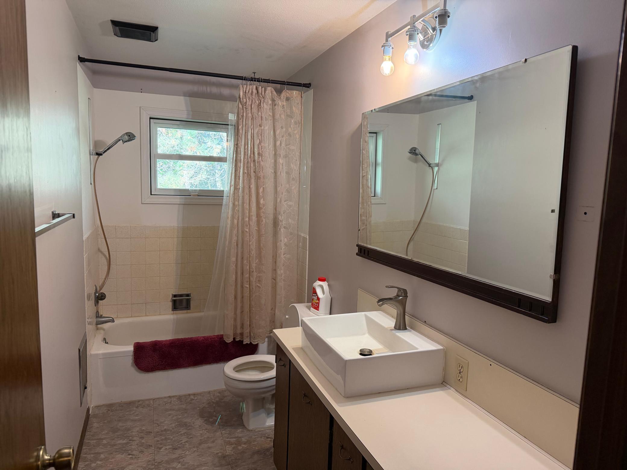 1976 single family home for sale at 39001 590th Street NW in Kenmare, ND — 5 bed, 2 bath (photo 24 of 53)