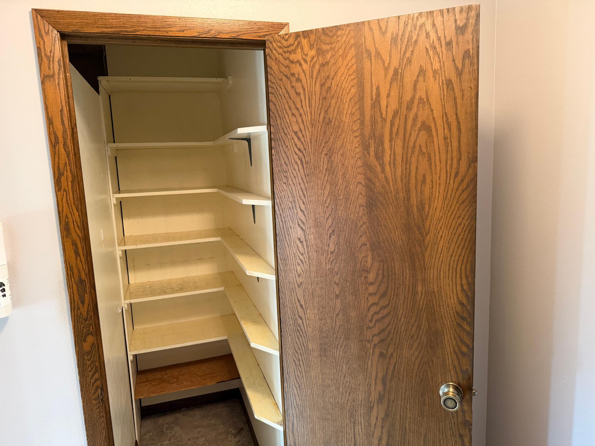 1976 single family home for sale at 39001 590th Street NW in Kenmare, ND — 5 bed, 2 bath (photo 33 of 53)