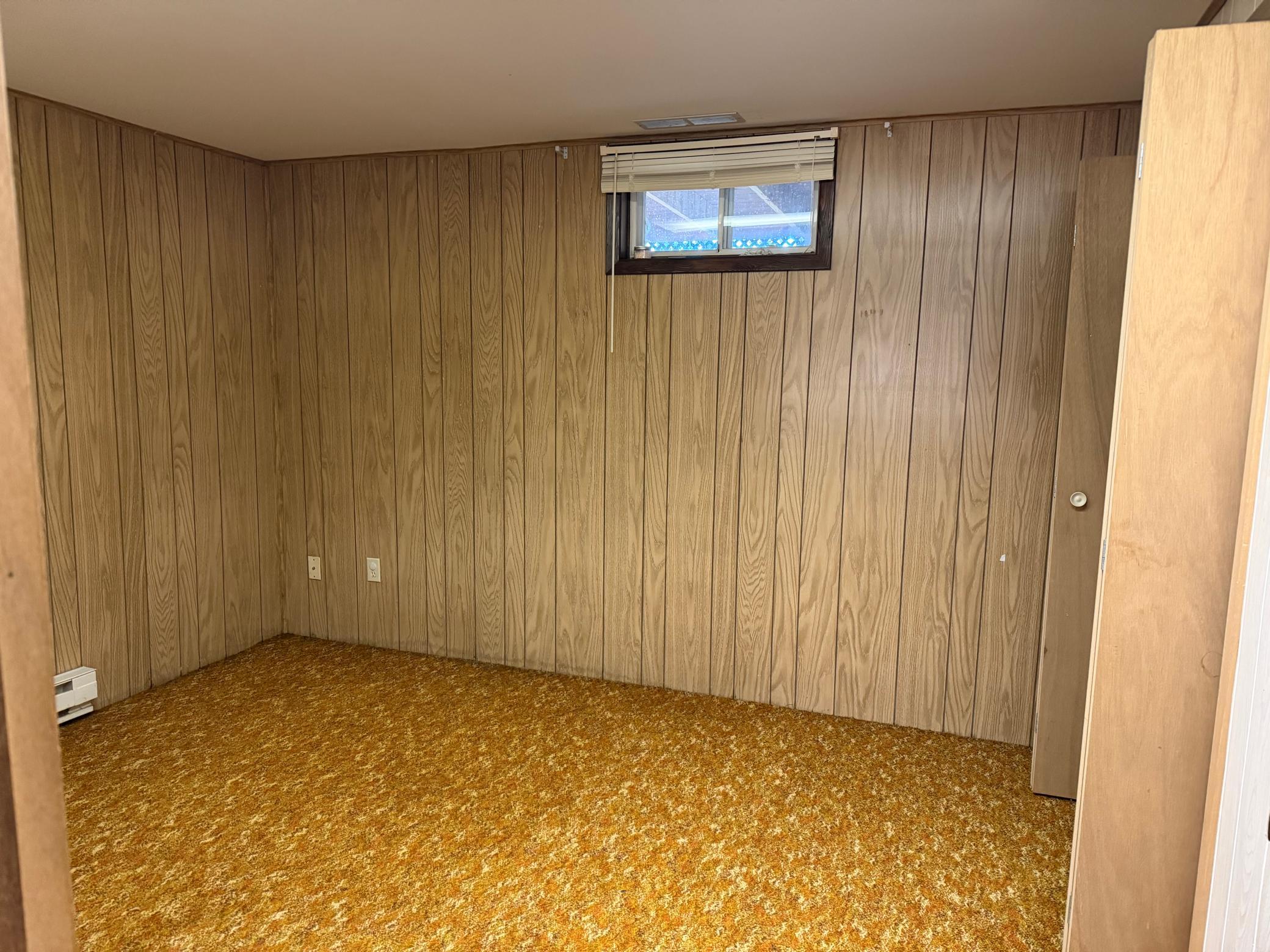 1976 single family home for sale at 39001 590th Street NW in Kenmare, ND — 5 bed, 2 bath (photo 38 of 53)