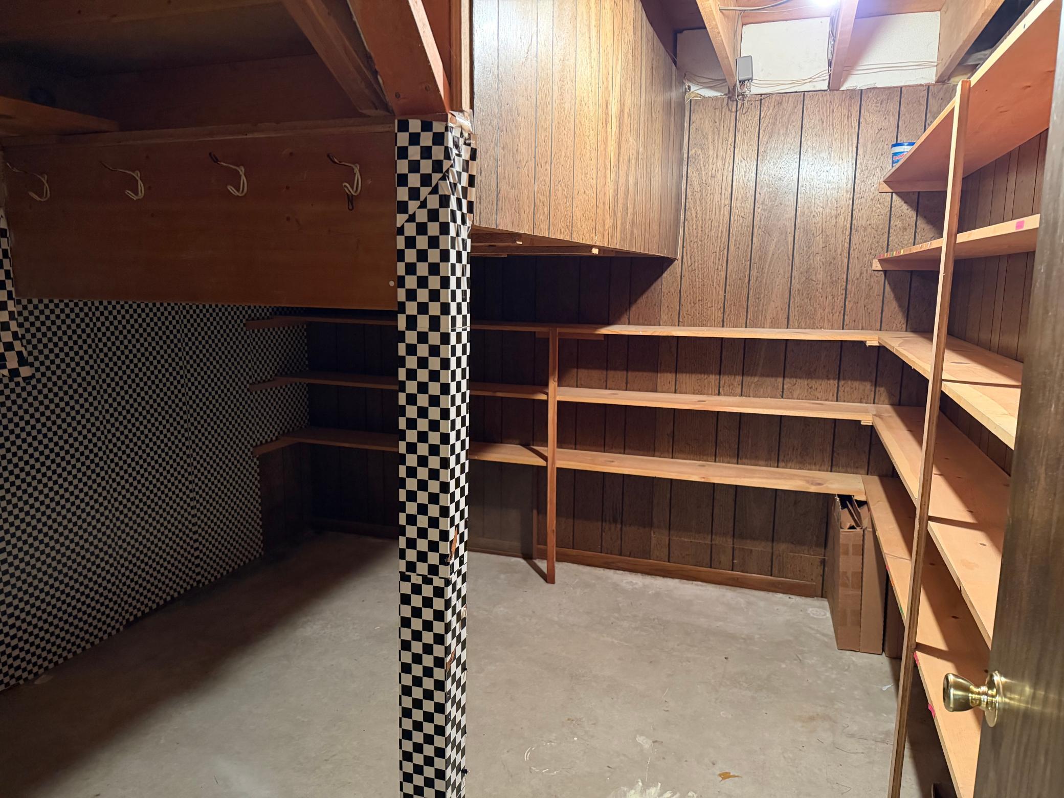 1976 single family home for sale at 39001 590th Street NW in Kenmare, ND — 5 bed, 2 bath (photo 45 of 53)