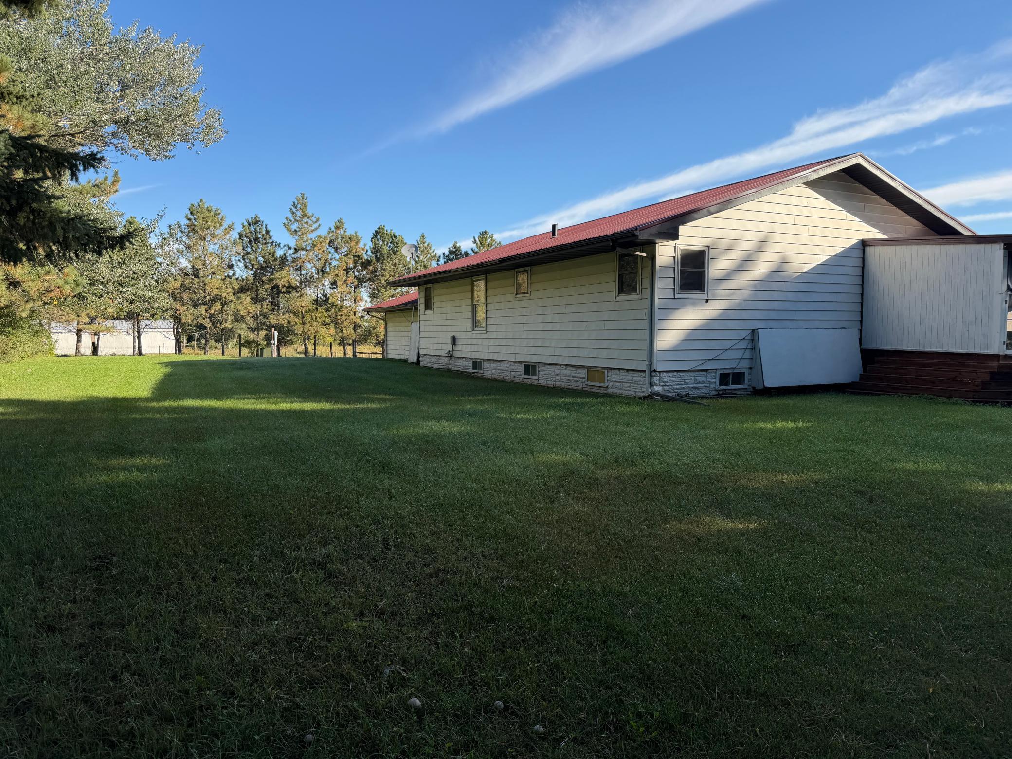 1976 single family home for sale at 39001 590th Street NW in Kenmare, ND — 5 bed, 2 bath (photo 7 of 53)