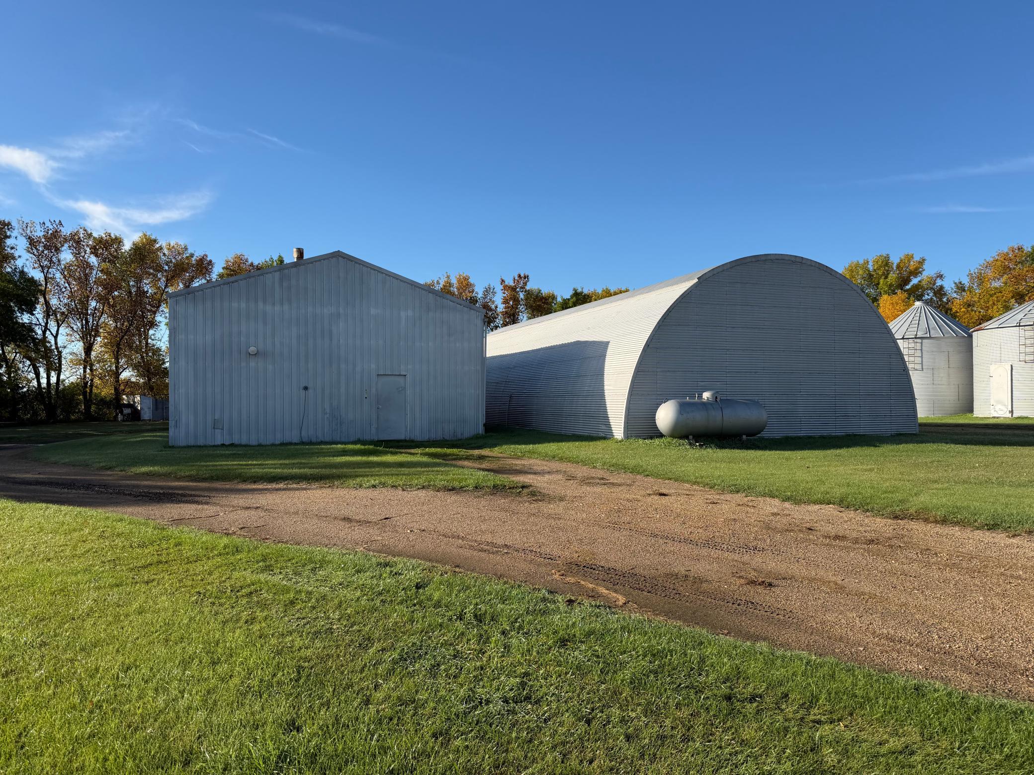 1976 single family home for sale at 39001 590th Street NW in Kenmare, ND — 5 bed, 2 bath (photo 10 of 53)
