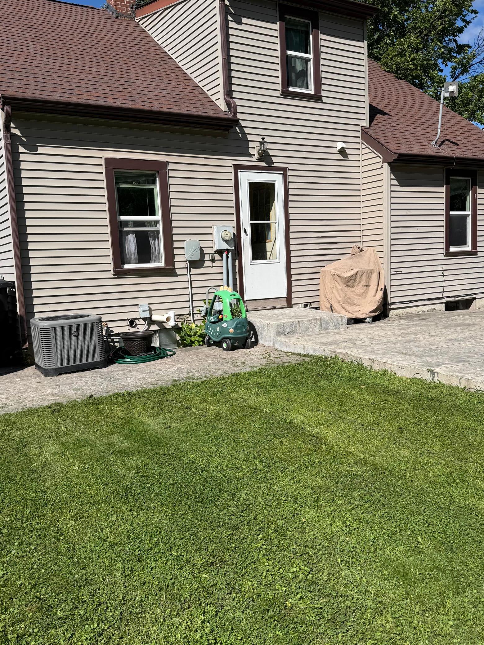 1947 single family home for sale at 115 Riverside Drive in Stephen, MN — 4 bed, 1 bath (photo 3 of 24)