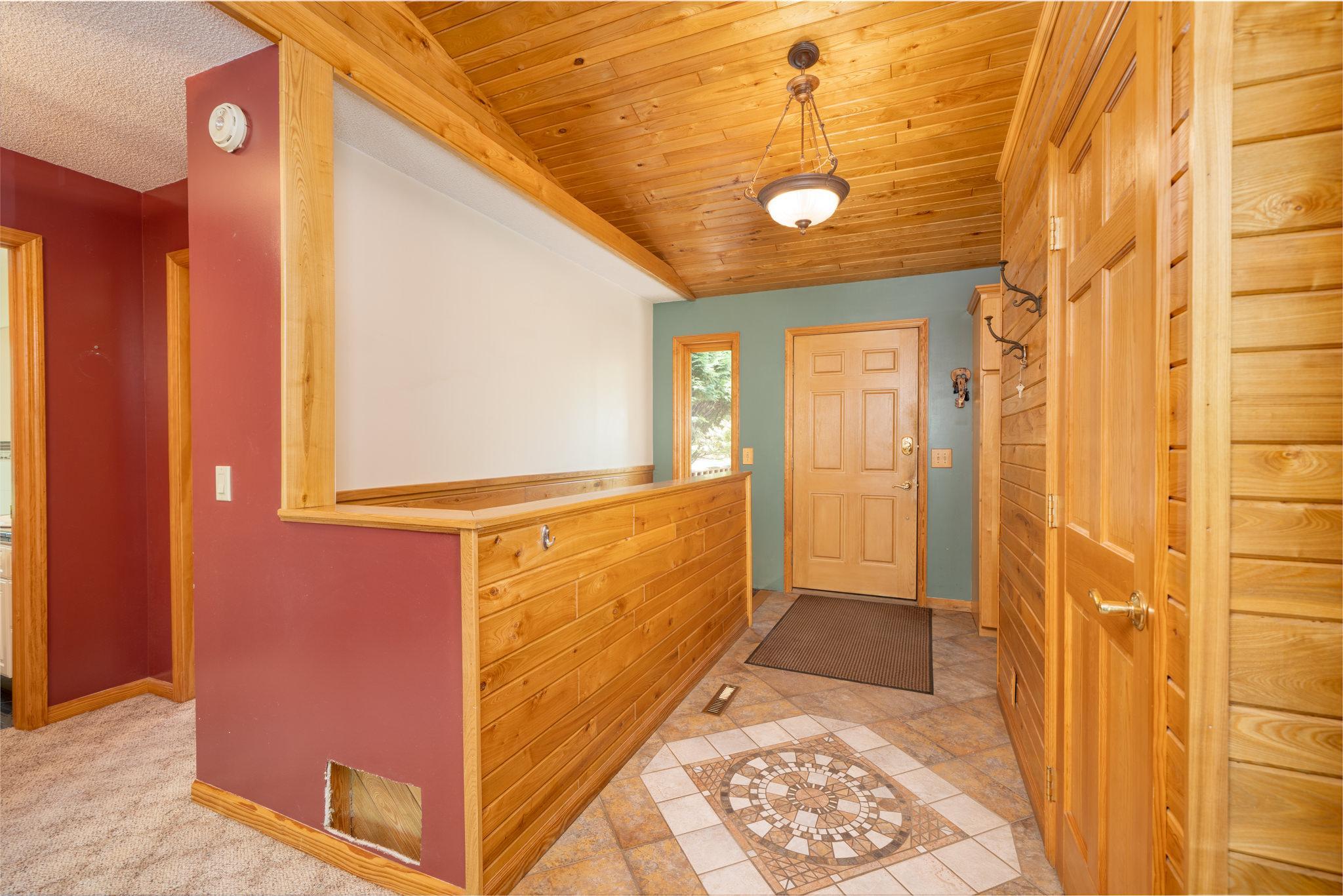 1996 single family home for sale at 24392 S Long Lake Trail in Bigfork, MN — 3 bed, 2 bath (photo 14 of 82)