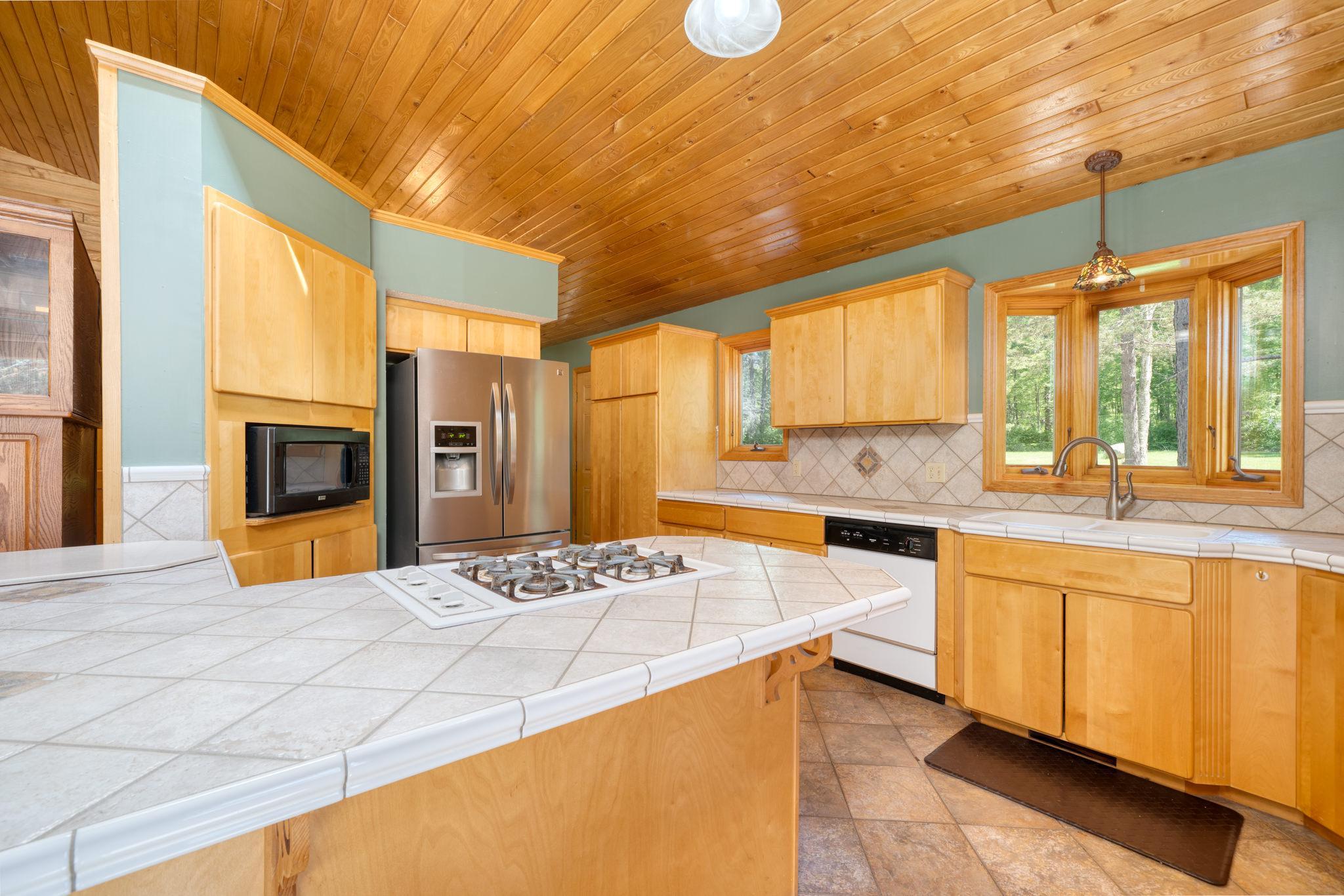 1996 single family home for sale at 24392 S Long Lake Trail in Bigfork, MN — 3 bed, 2 bath (photo 16 of 82)