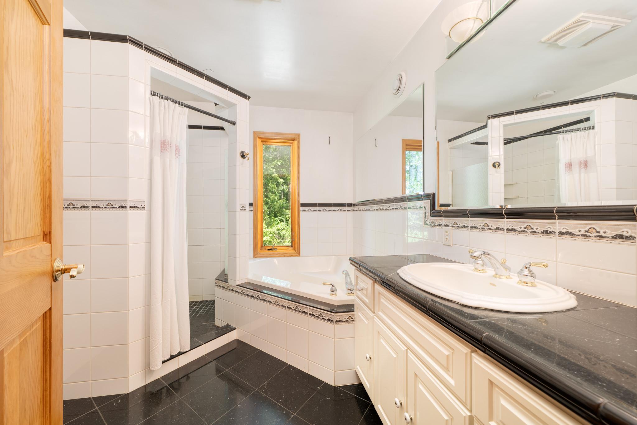 1996 single family home for sale at 24392 S Long Lake Trail in Bigfork, MN — 3 bed, 2 bath (photo 26 of 82)