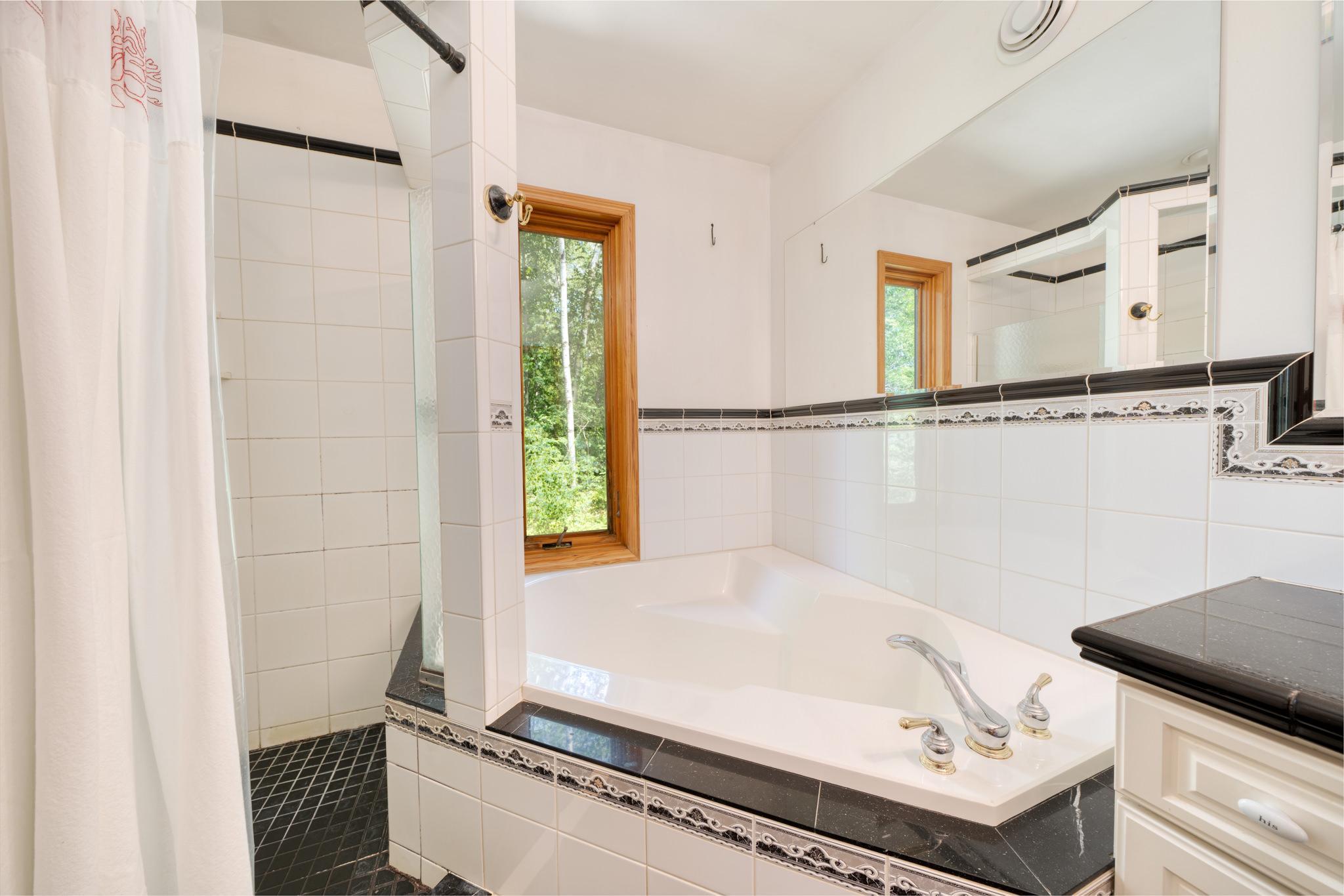1996 single family home for sale at 24392 S Long Lake Trail in Bigfork, MN — 3 bed, 2 bath (photo 27 of 82)
