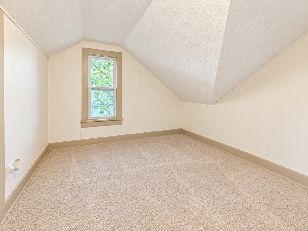 1920 single family home for sale at 105 Sadie Street in Marble, MN — 3 bed, 2 bath (photo 16 of 27)