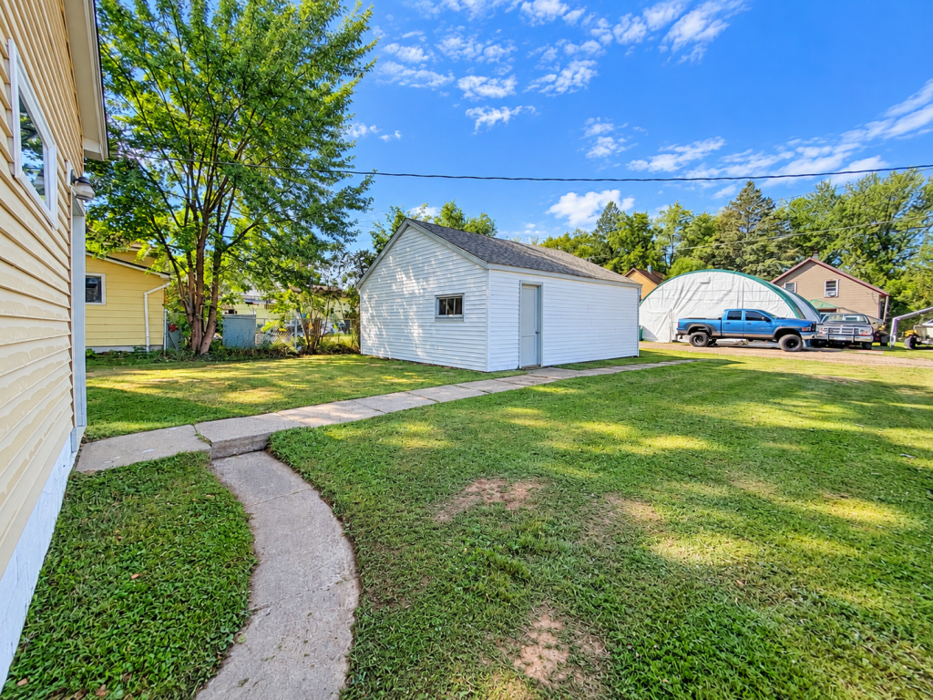 1920 single family home for sale at 105 Sadie Street in Marble, MN — 3 bed, 2 bath (photo 21 of 27)
