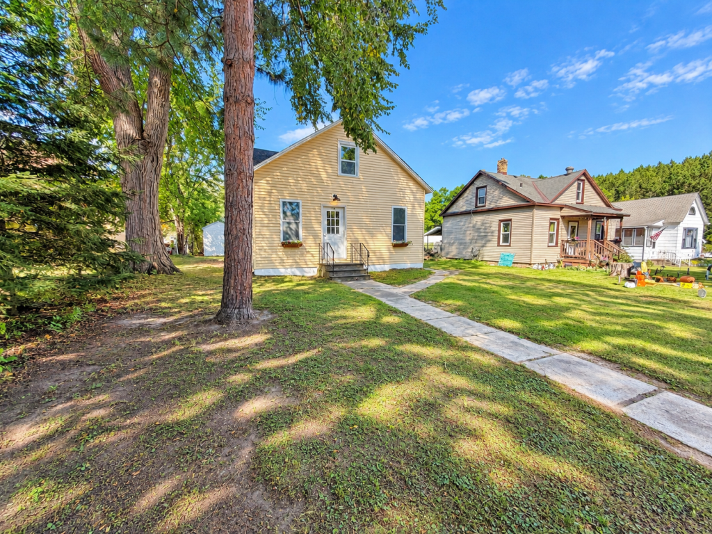 1920 single family home for sale at 105 Sadie Street in Marble, MN — 3 bed, 2 bath (photo 25 of 27)