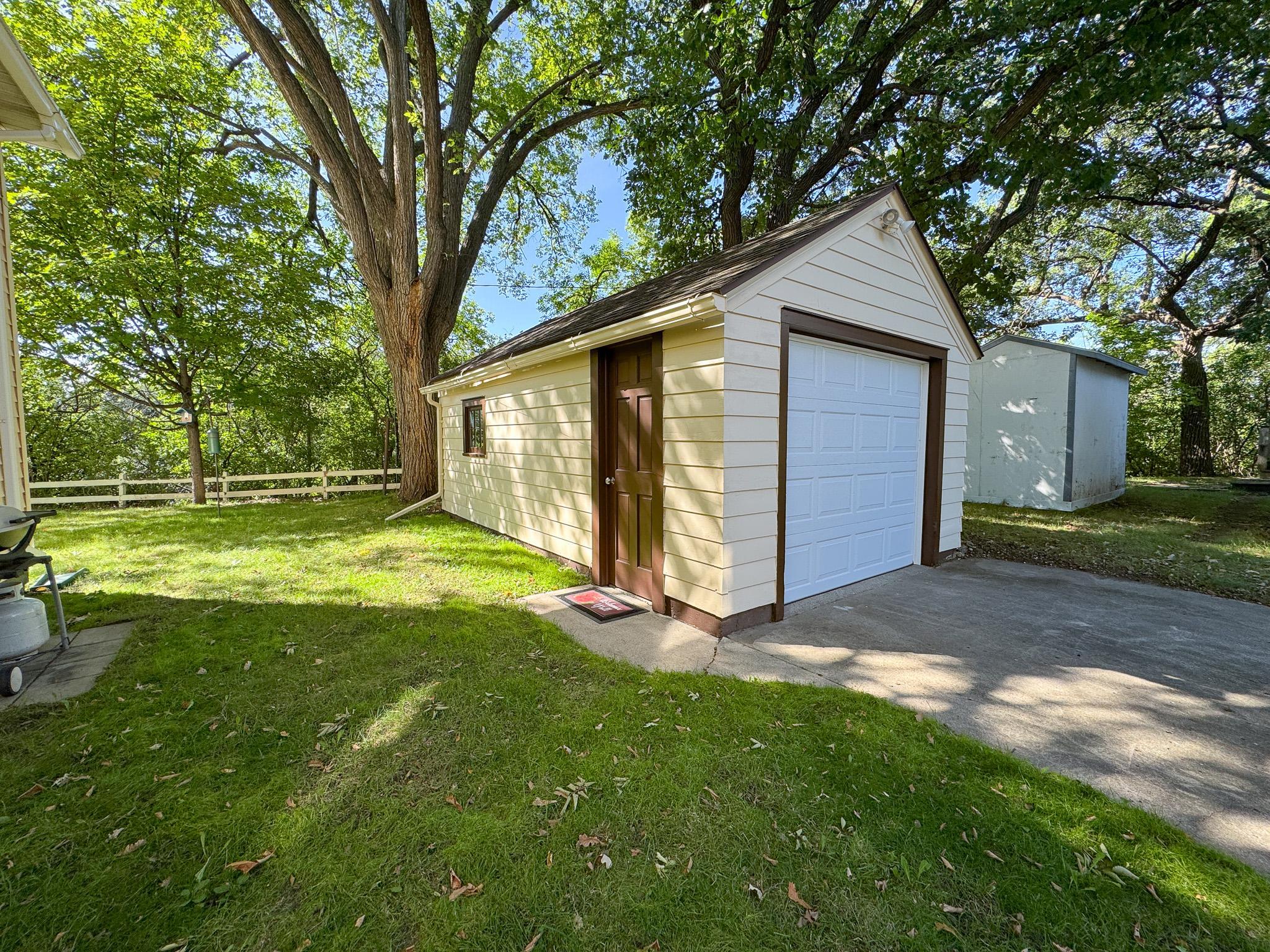 1940 single family home for sale at 217 W Church Street in Fergus Falls, MN — 3 bed, 2 bath (photo 36 of 46)