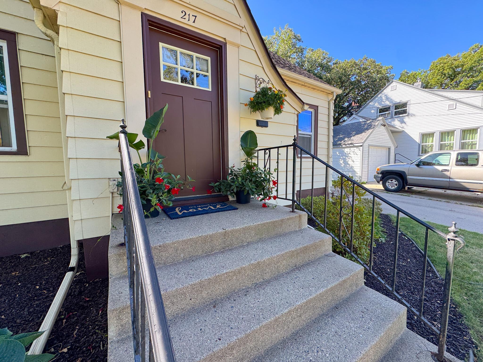 1940 single family home for sale at 217 W Church Street in Fergus Falls, MN — 3 bed, 2 bath (photo 38 of 46)