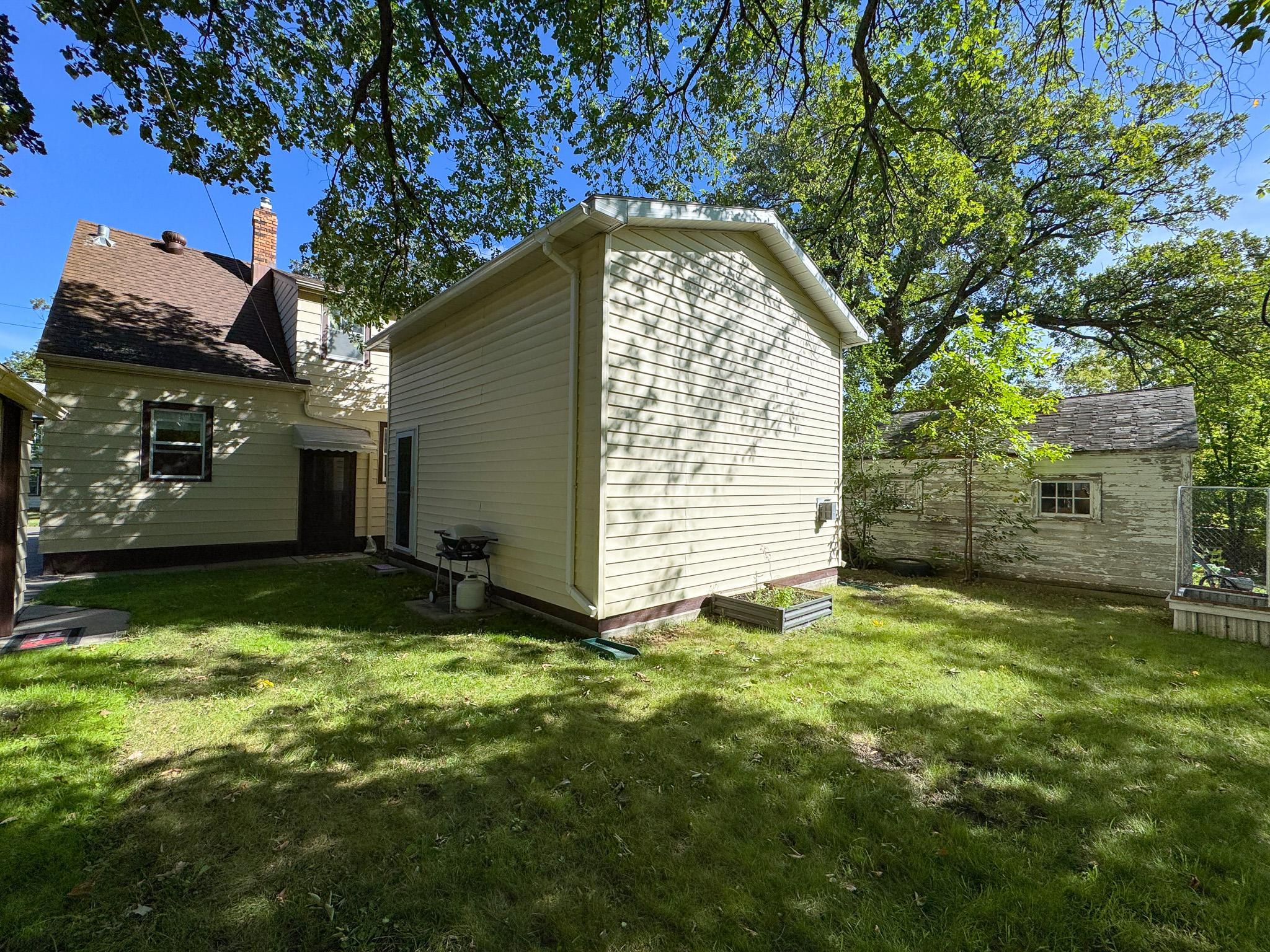 1940 single family home for sale at 217 W Church Street in Fergus Falls, MN — 3 bed, 2 bath (photo 42 of 46)