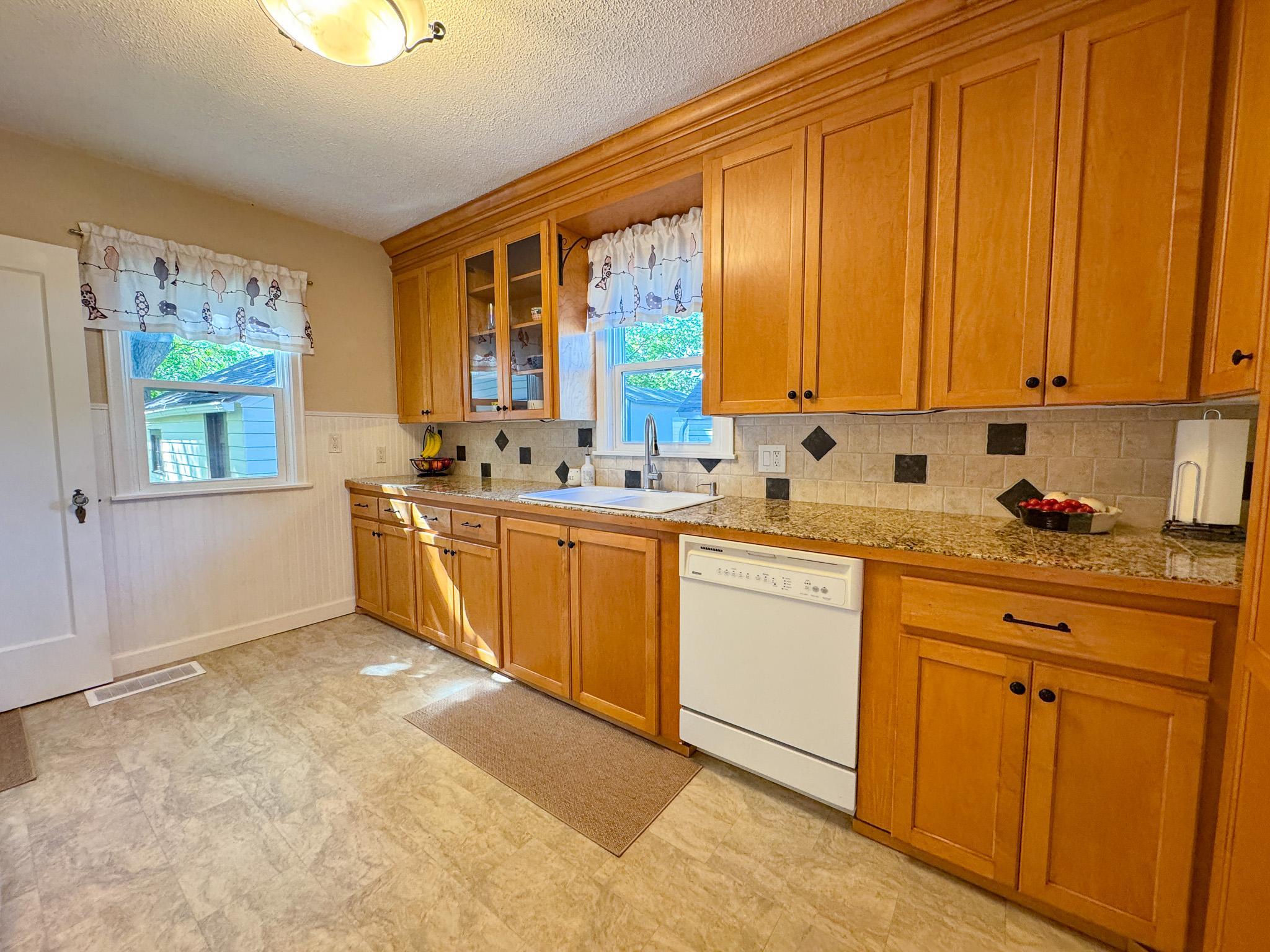 1940 single family home for sale at 217 W Church Street in Fergus Falls, MN — 3 bed, 2 bath (photo 8 of 46)