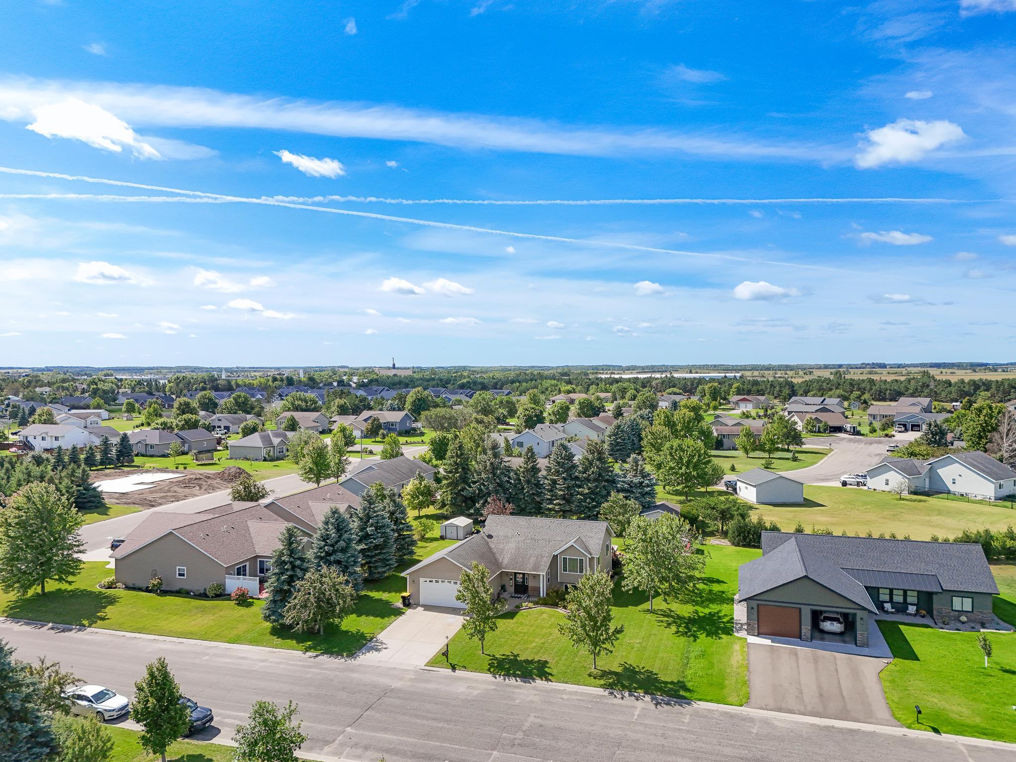 2008 single family home for sale at 1207 6th Ave NW in Perham, MN — 4 bed, 2 bath (photo 3 of 46)