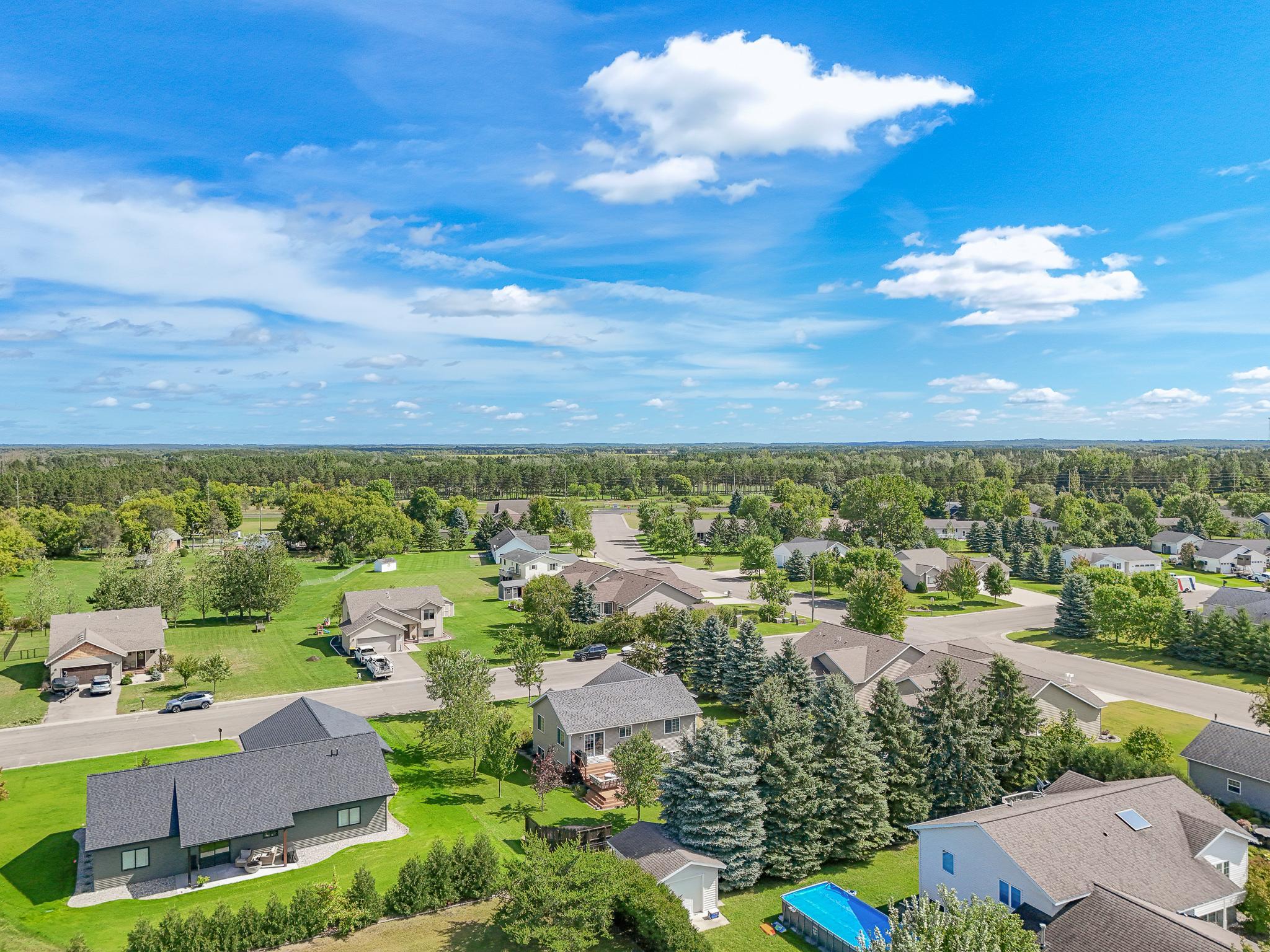2008 single family home for sale at 1207 6th Ave NW in Perham, MN — 4 bed, 2 bath (photo 4 of 46)