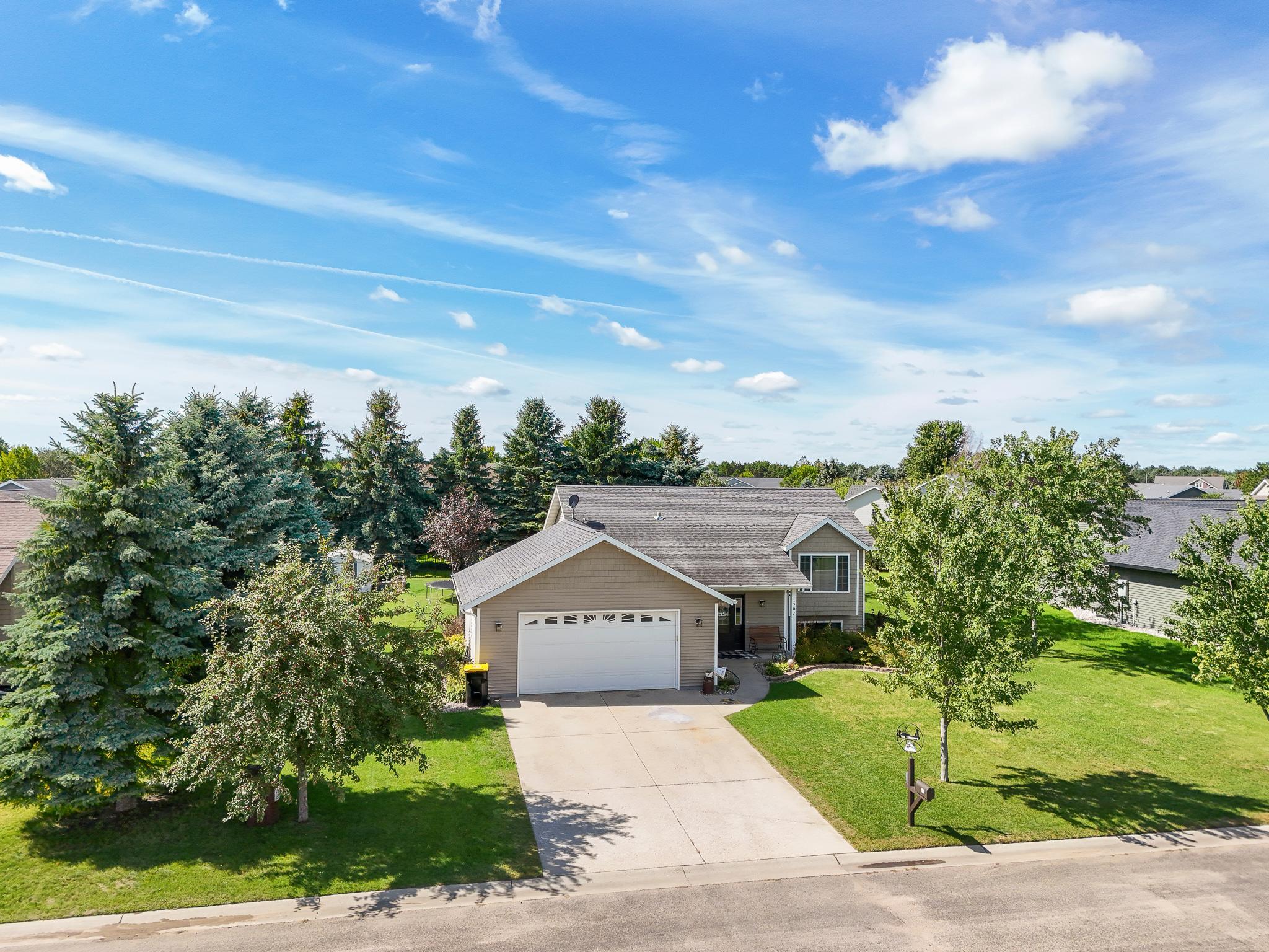2008 single family home for sale at 1207 6th Ave NW in Perham, MN — 4 bed, 2 bath (photo 6 of 46)