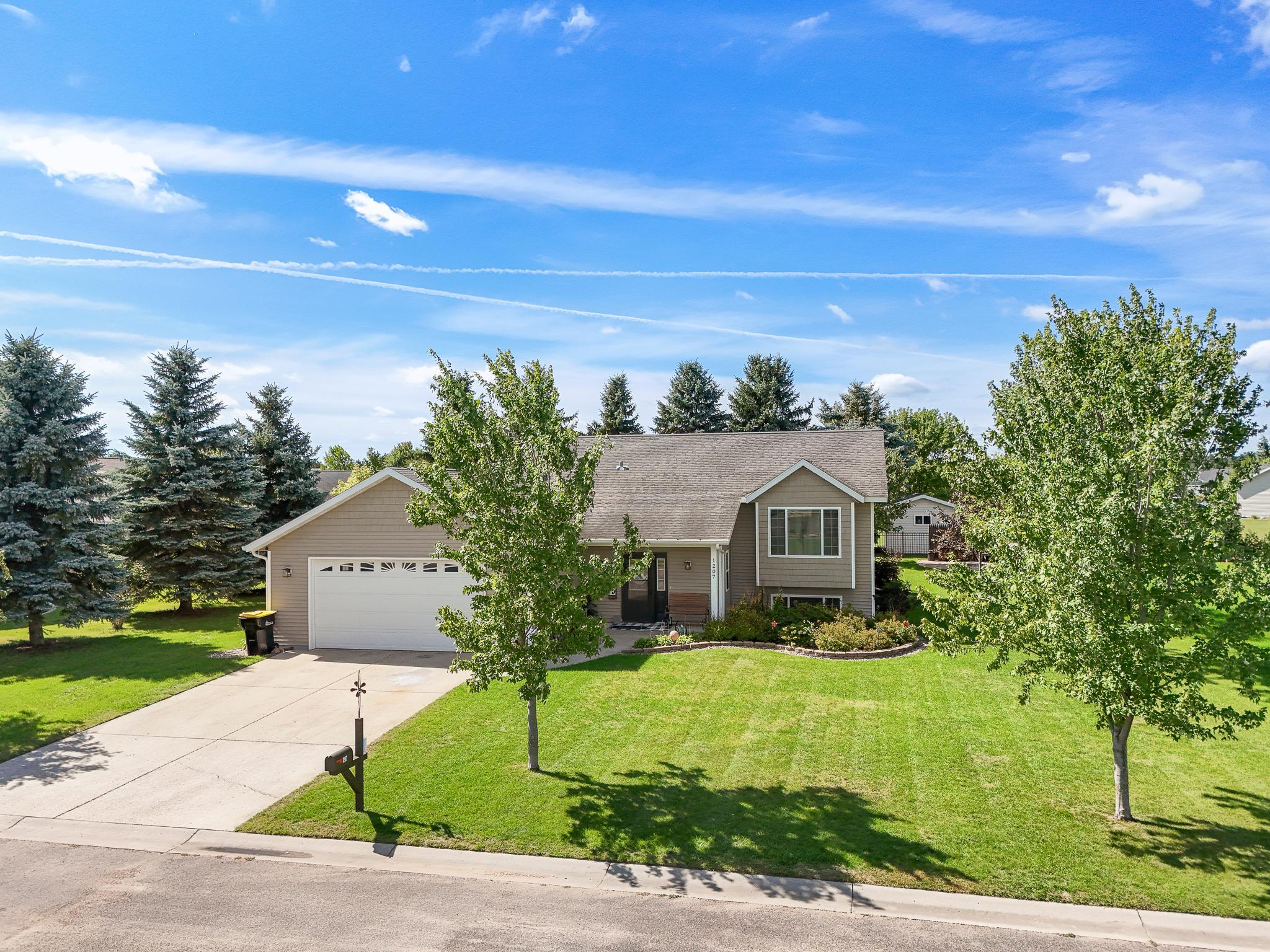 2008 single family home for sale at 1207 6th Ave NW in Perham, MN — 4 bed, 2 bath (photo 7 of 46)