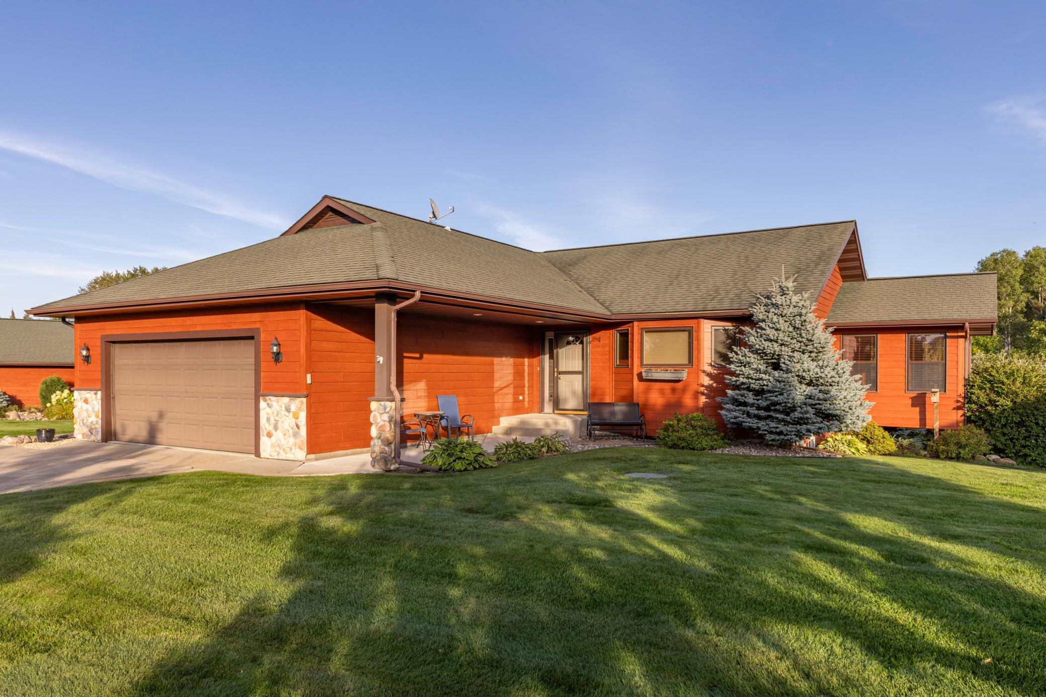 2004 single family home for sale at 20150 SUGARBROOKE LN in Cohasset, MN — 3 bed, 3 bath (photo 3 of 20)
