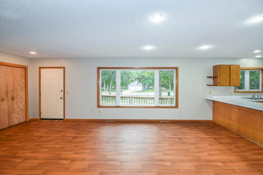 1998 single family home for sale at 14610 Lynndale Drive in Baxter, MN — 5 bed, 3 bath (photo 11 of 44)