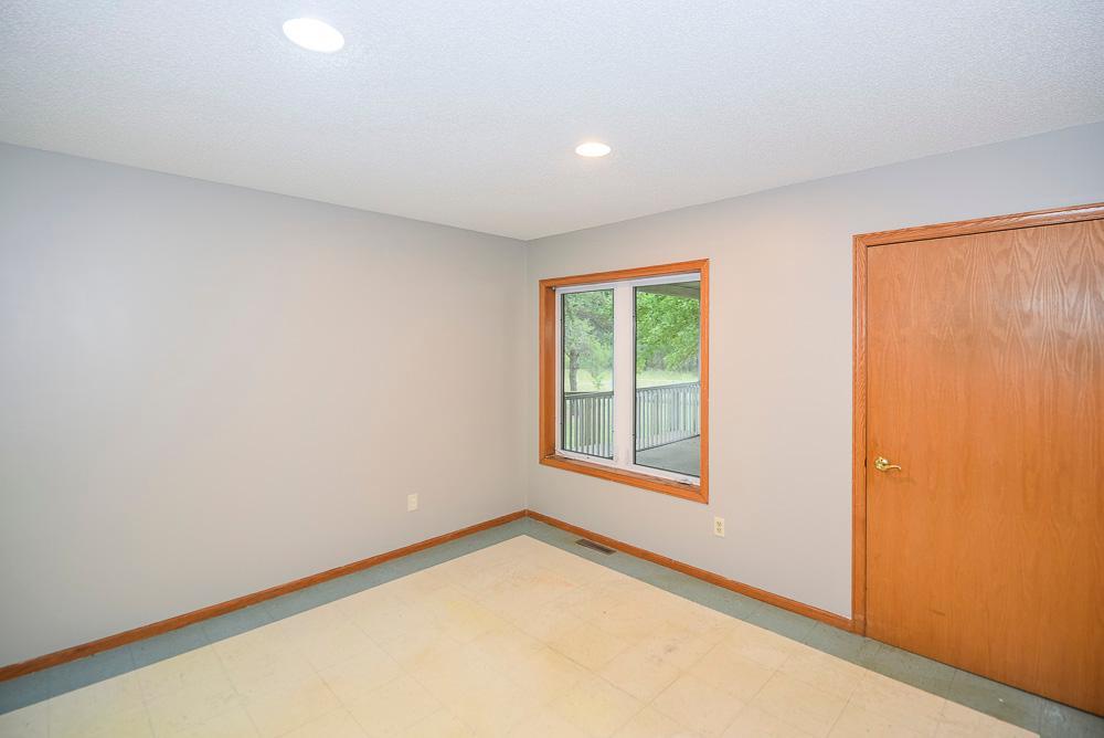 1998 single family home for sale at 14610 Lynndale Drive in Baxter, MN — 5 bed, 3 bath (photo 16 of 44)