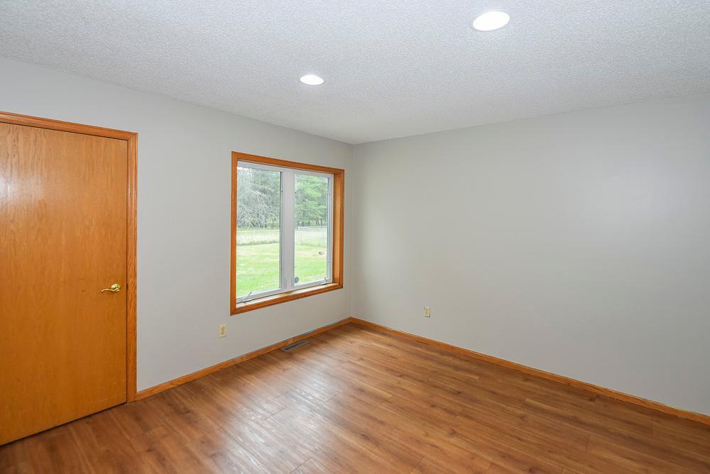 1998 single family home for sale at 14610 Lynndale Drive in Baxter, MN — 5 bed, 3 bath (photo 17 of 44)