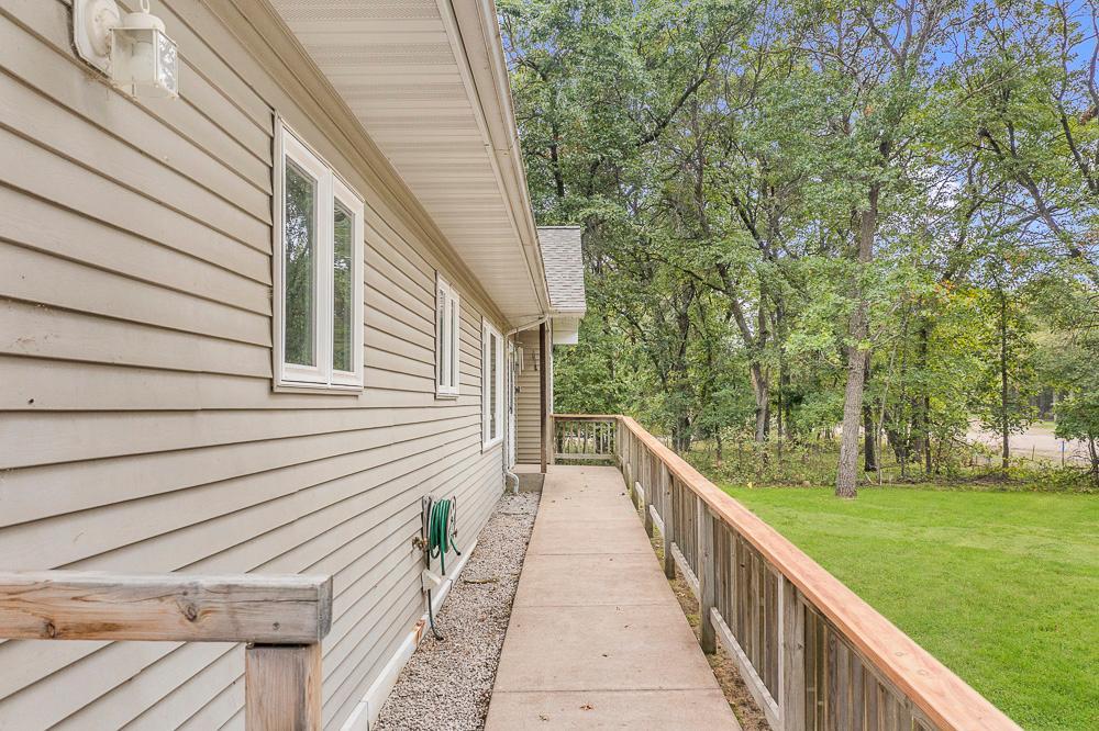1998 single family home for sale at 14610 Lynndale Drive in Baxter, MN — 5 bed, 3 bath (photo 4 of 44)
